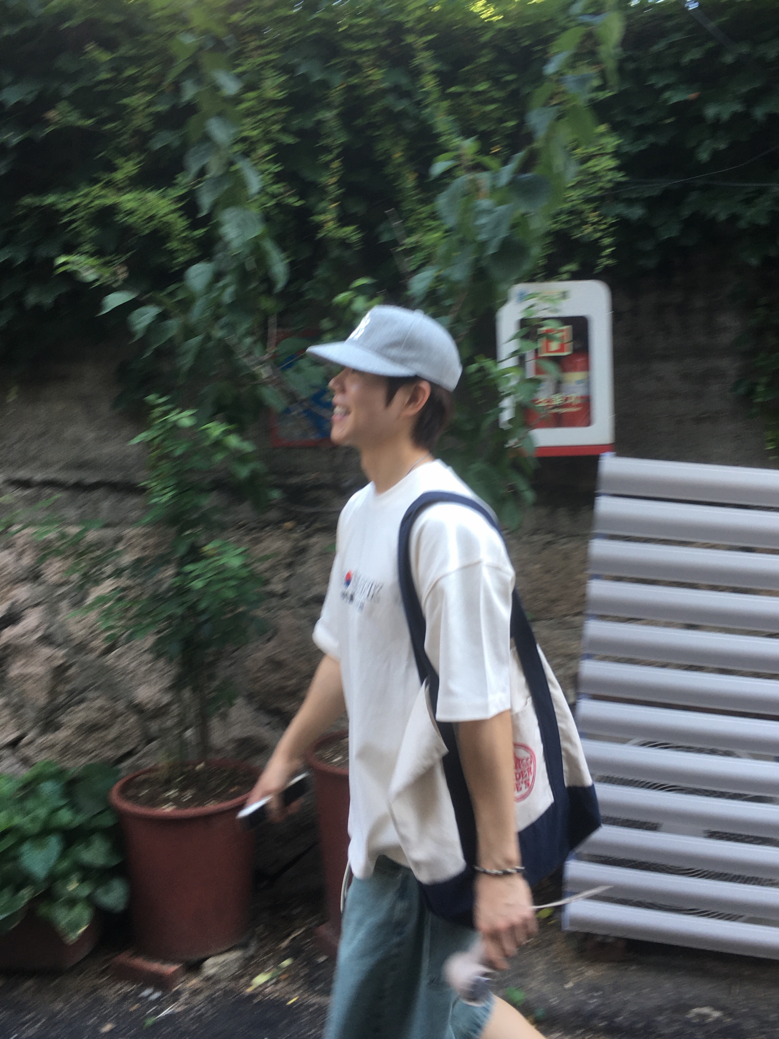 [KREAM 단독] About:Blank KREAM Exclusive T-Shirt Oat - 26FW, [KREAM 단독] About:Blank Felled Denim Short Murky Wash - 26FW 착용 스타일 - 9