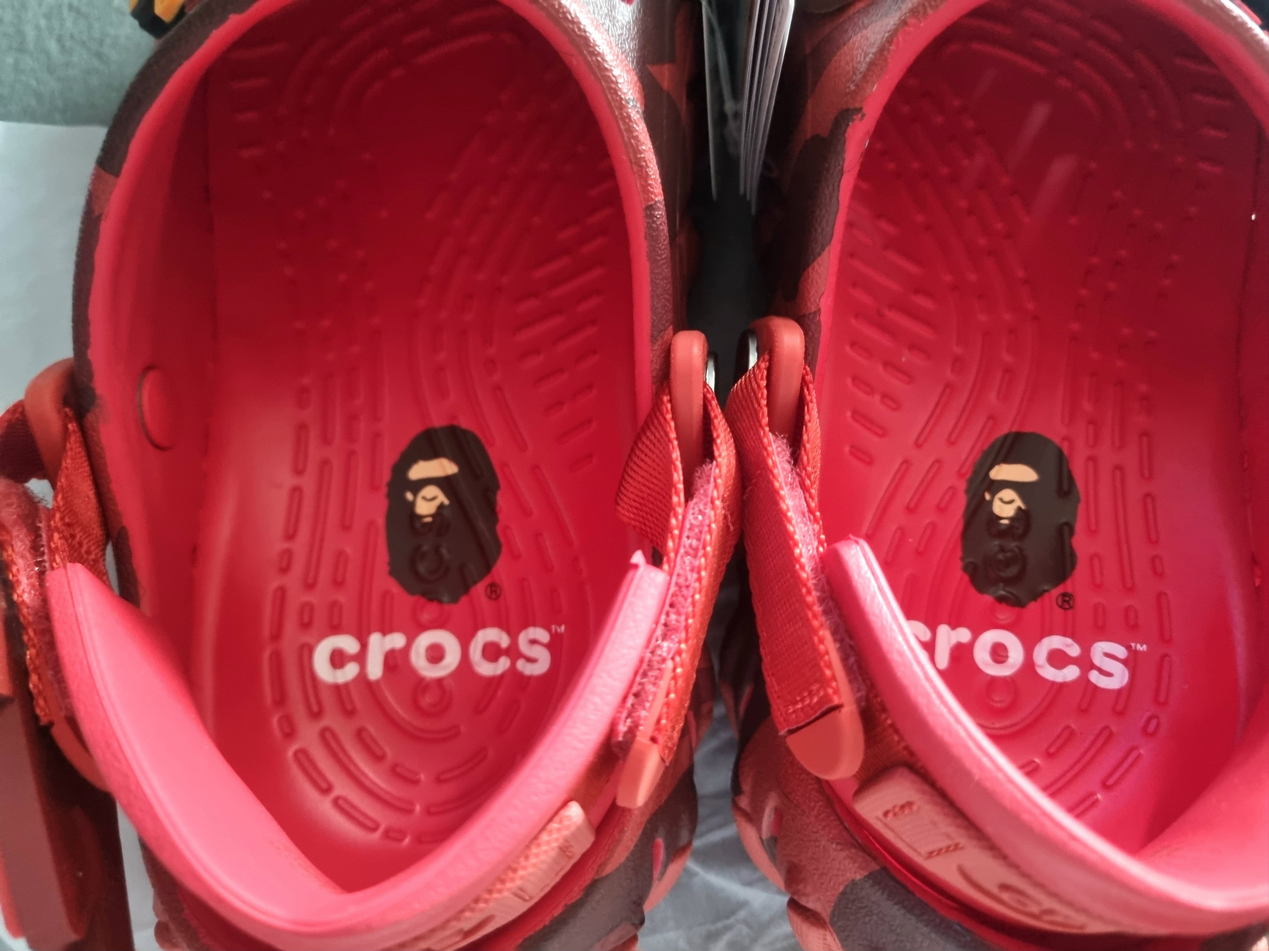 Crocs x BAPE Echo RO Clog Red 착용 스타일 - 2
