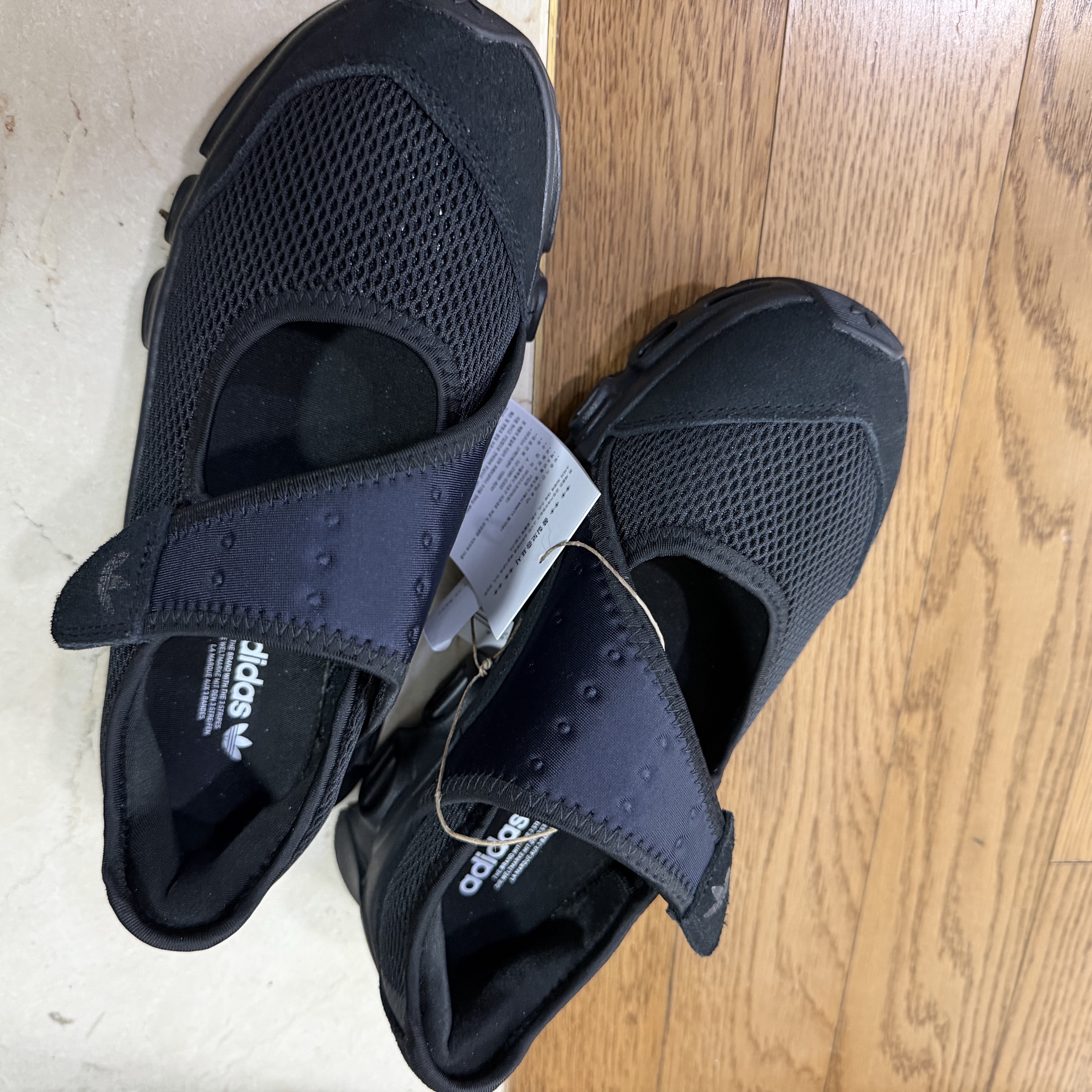 (W) Adidas Adifom Megajane Core Black 착용 스타일