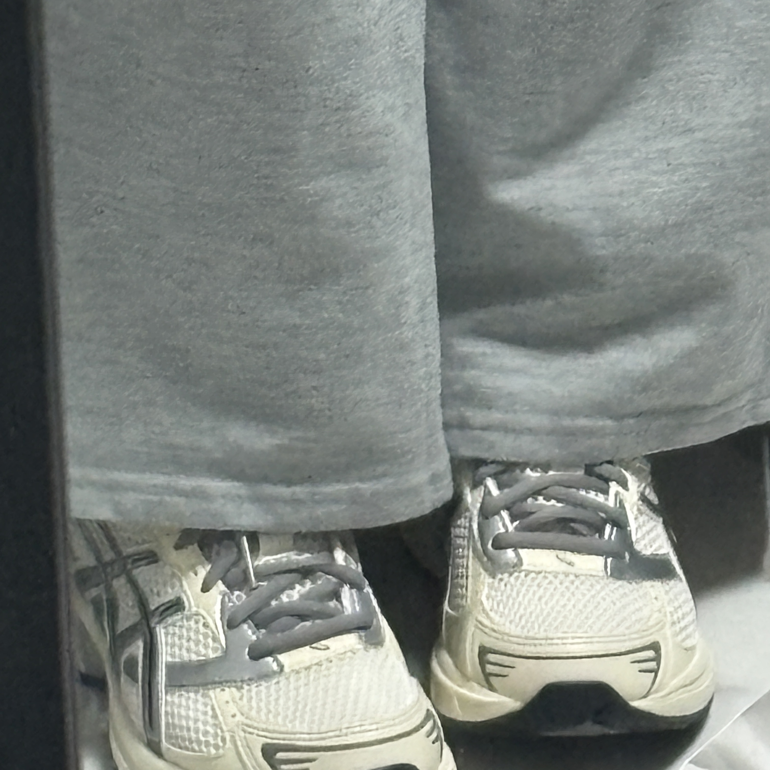 (W) Asics Gel-1130 Cream Clay Grey 착용 스타일