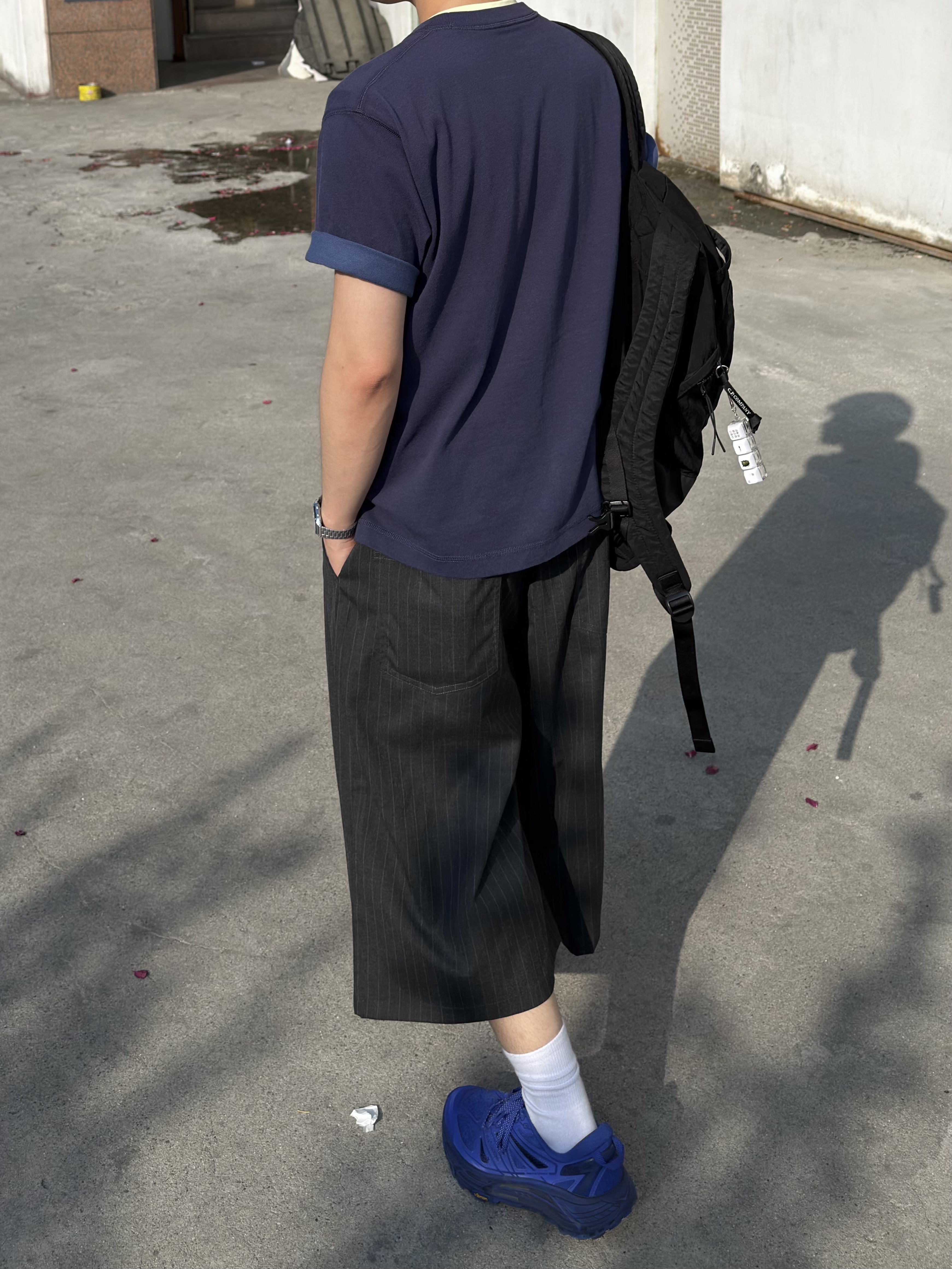 Uniqlo x JW Anderson Bi-Color T-Shirt Navy, C.P. Company Nylon B Rounded Backpack Black - 25FW 착용 스타일 - 5