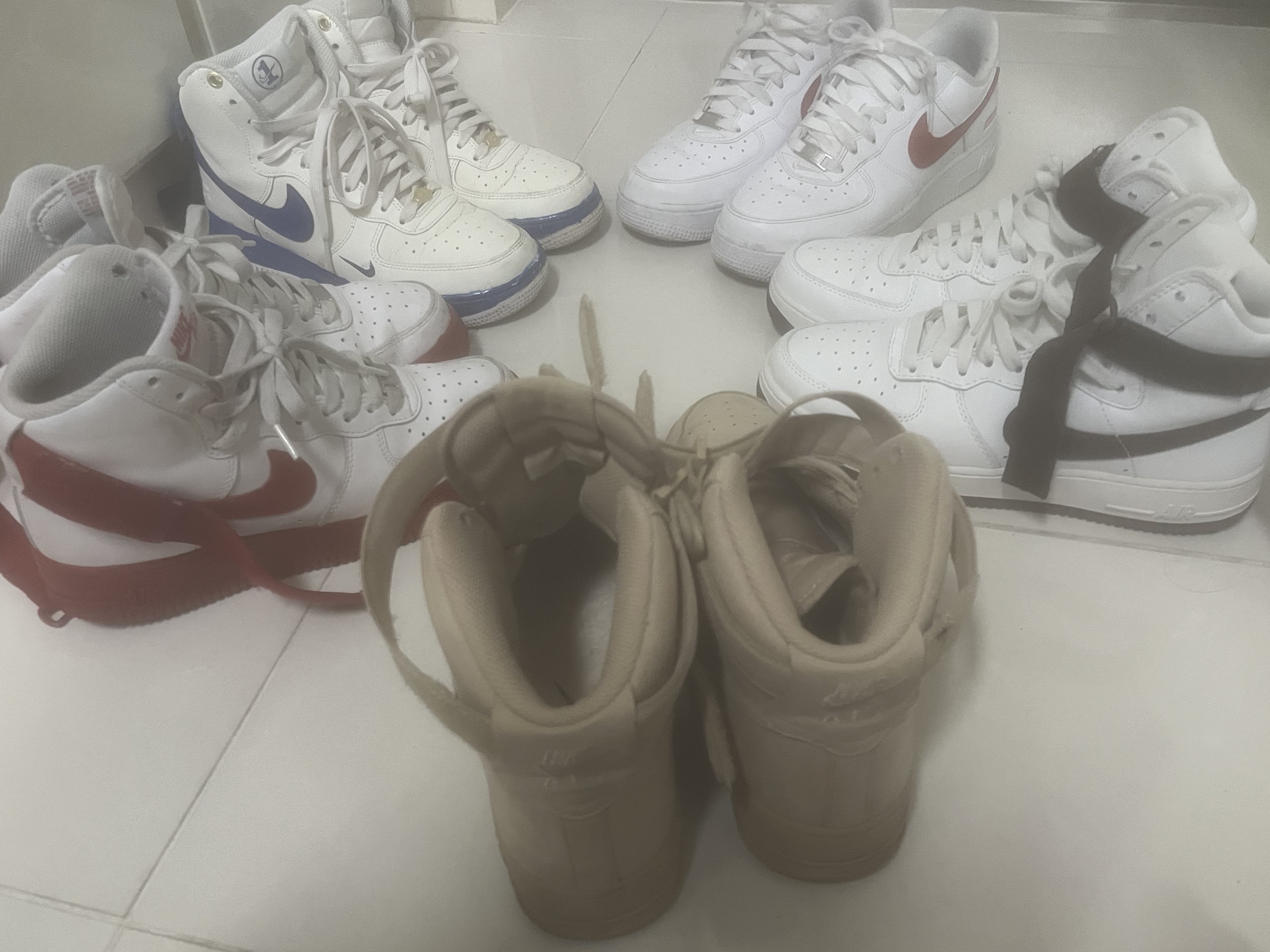 Nike Air Force 1 High Retro QS Summit White Chocolate, (W) Nike Air Force 1 High SE 40th Anniversary Join Forces Sail Blue Jay 착용 스타일 - 7