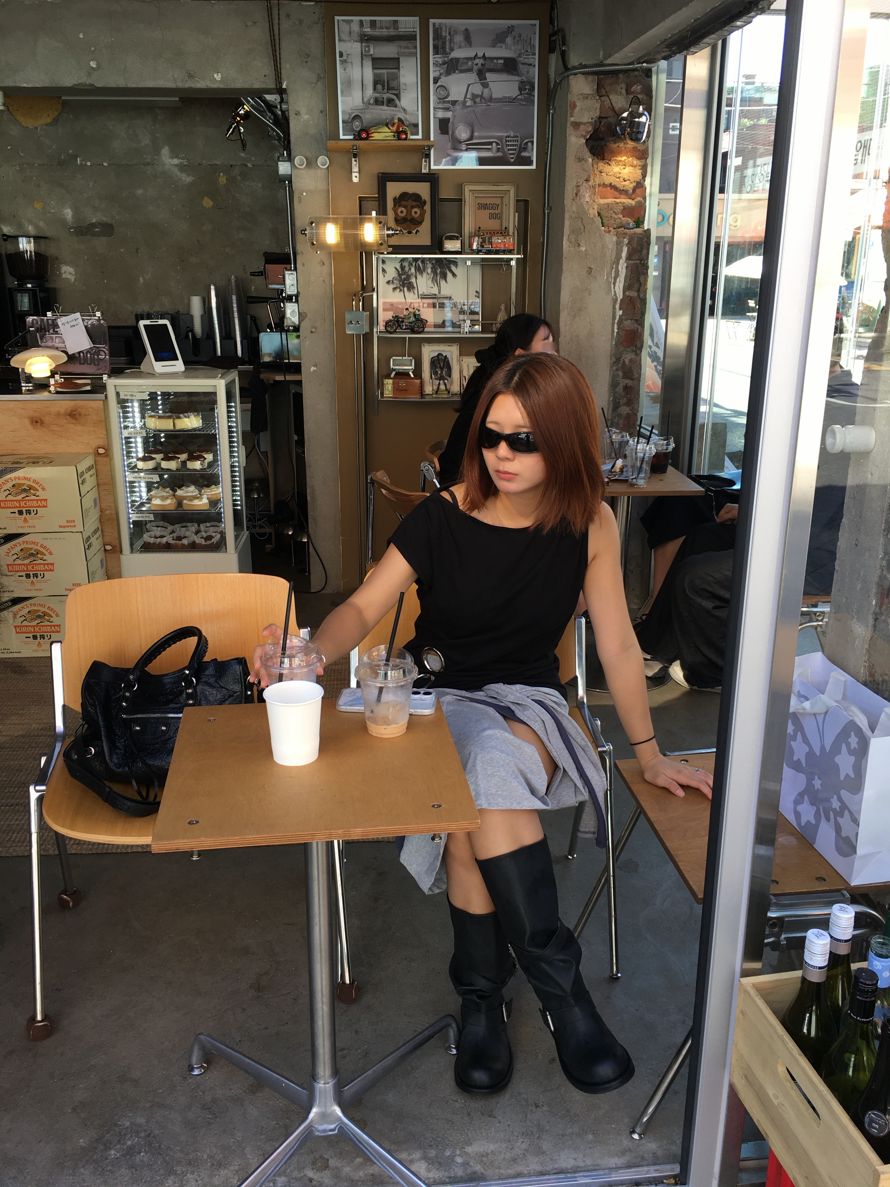 [6% 적립] NegativeThree  Slouchy Long Boots Washed Black, Balenciaga Le City Medium Bag Black Silver 착용 스타일