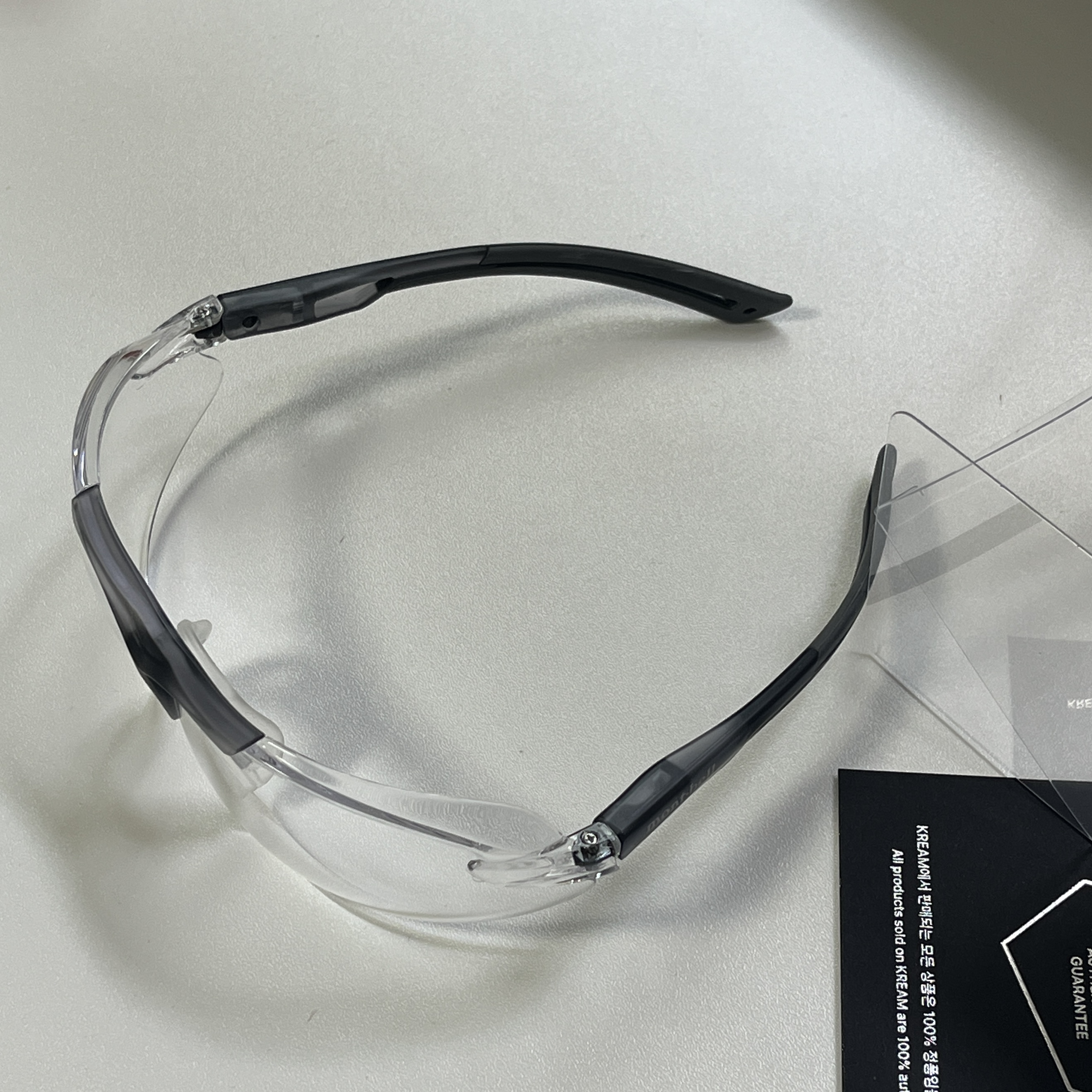 Montbell Shield Glasses Clear 착용 스타일