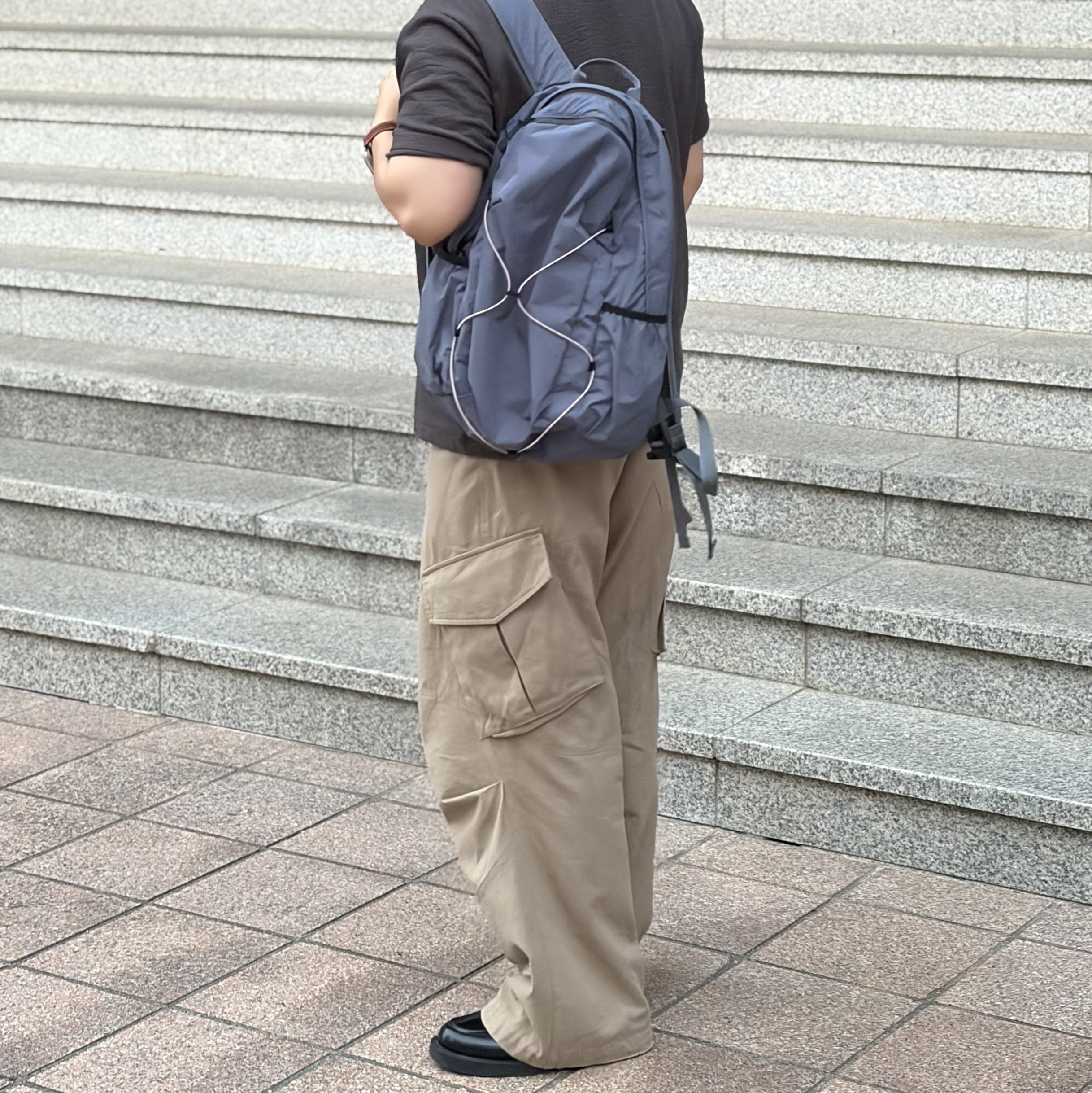 [KREAM 단독] MAZIUNTITLED Roam Pack Dusty Blue 착용 스타일 - 7