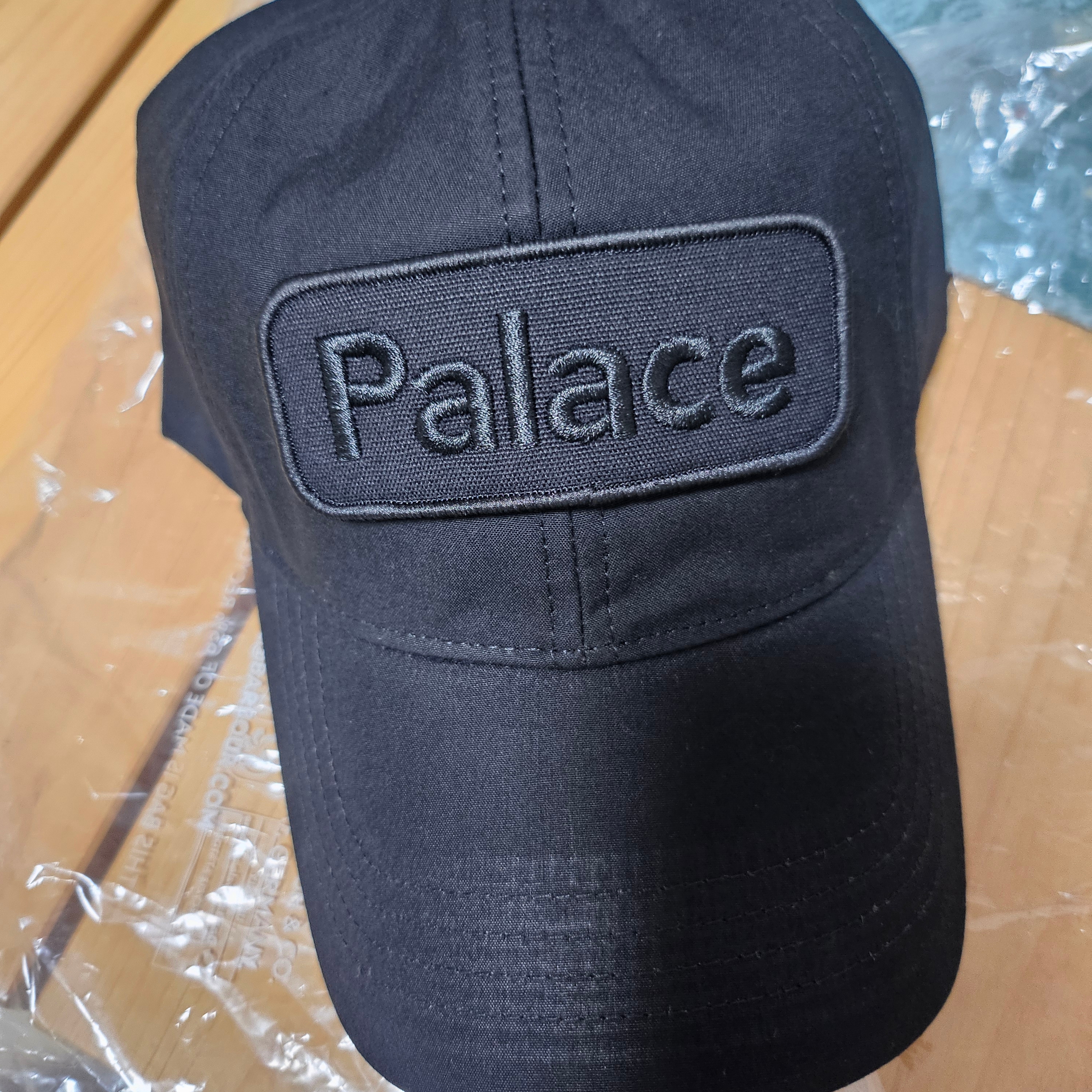 Palace x Barbour Cap Black - 25FW 착용 스타일 - 2