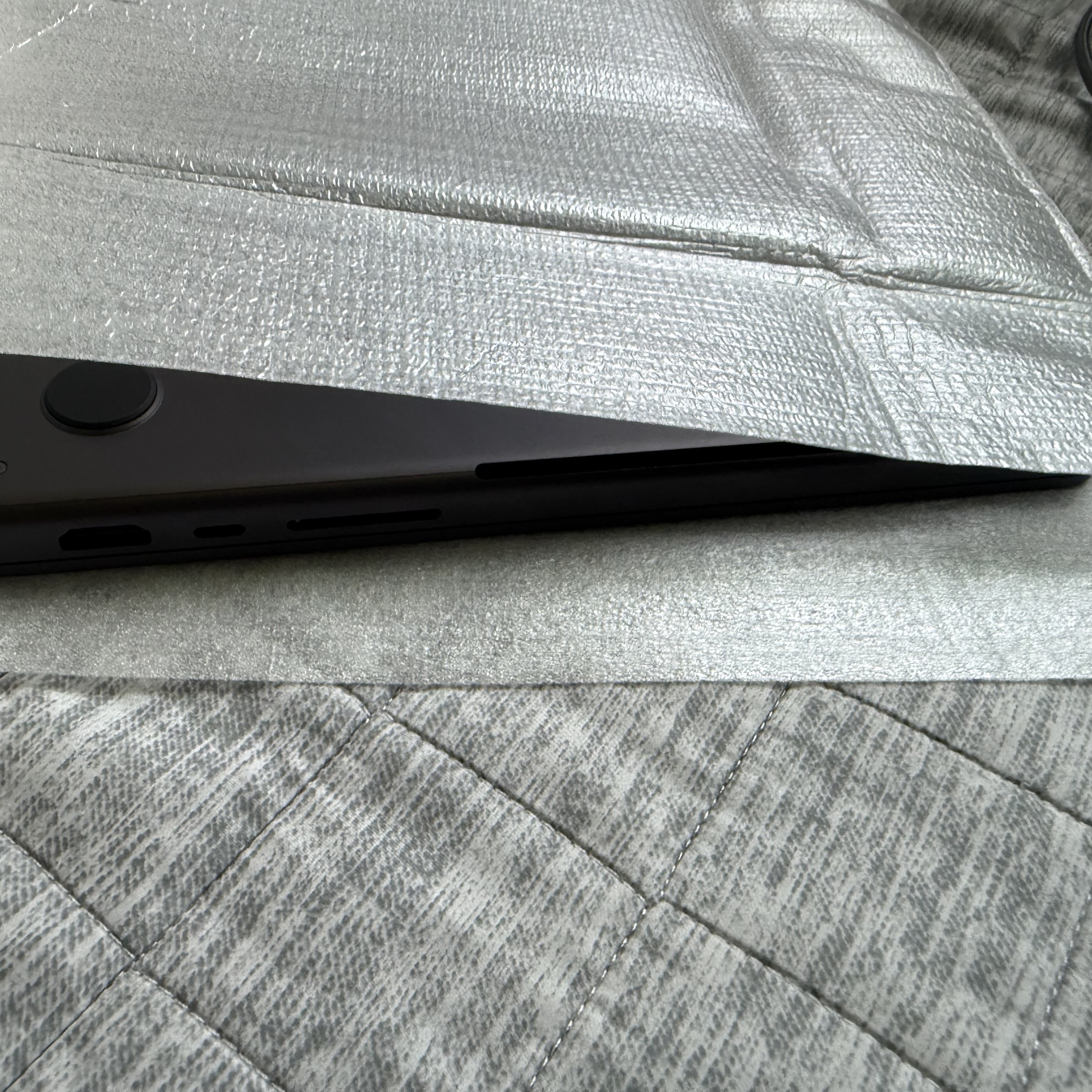 [S등급] Refurbished 2024 MacBook Pro 14 M4 Max RAM 64GB SSD 2TB 착용 스타일