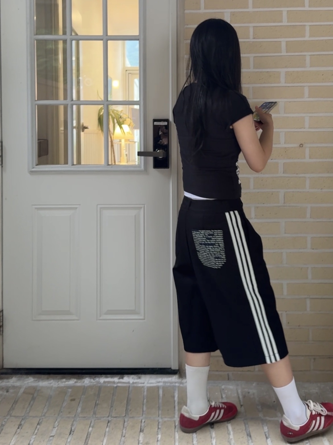 Adidas x Yeseyesee BS Shorts Black - KR Sizing, Adidas Samba OG Tal Better Scarlet Off White 착용 스타일 - 1