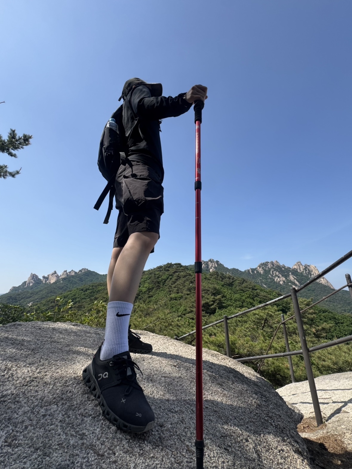 Salomon Trailblazer 10 Black, Nike x Stussy NRG Crew Socks White Black 착용 스타일 - 4