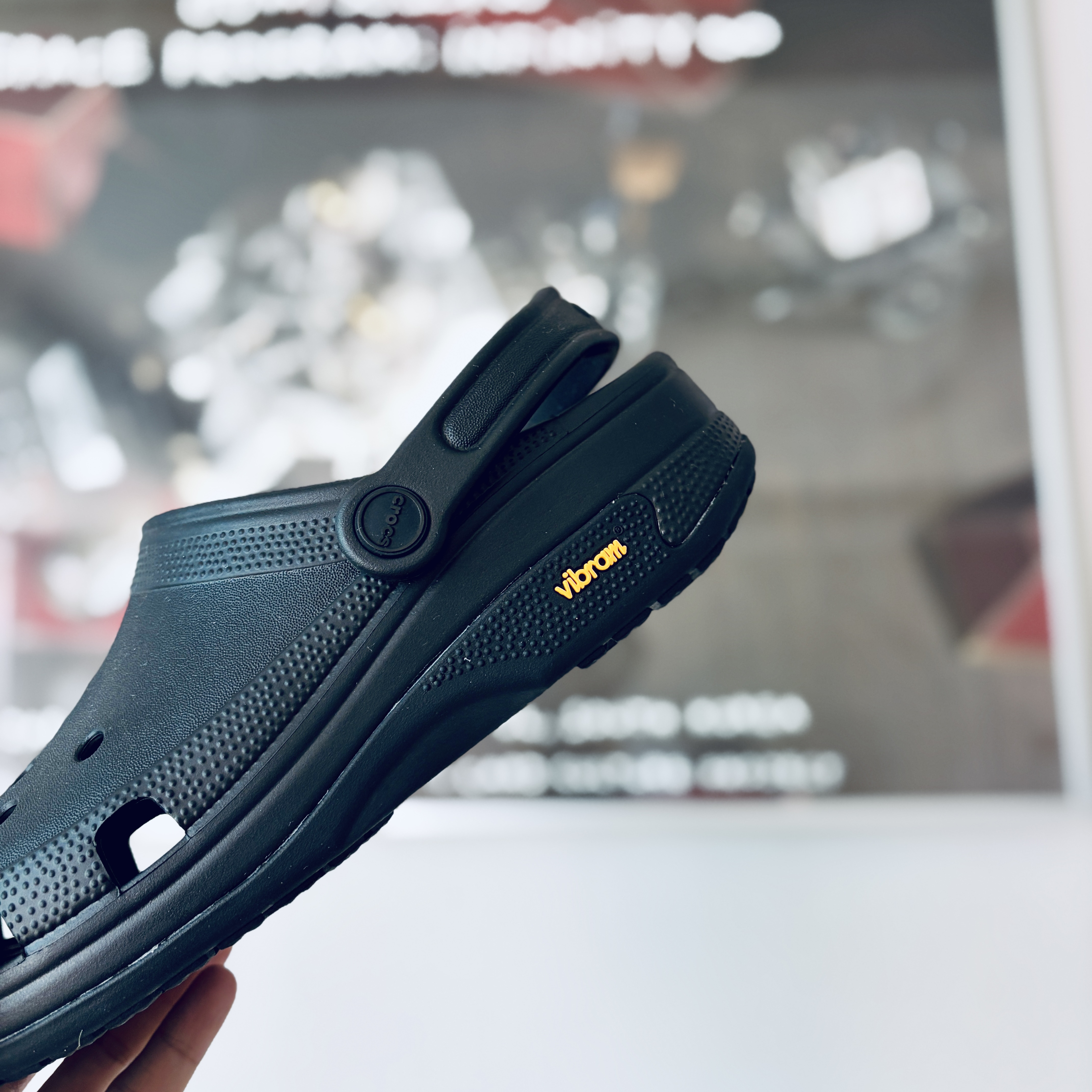 Crocs Classic EXP Clog Black 착용 스타일