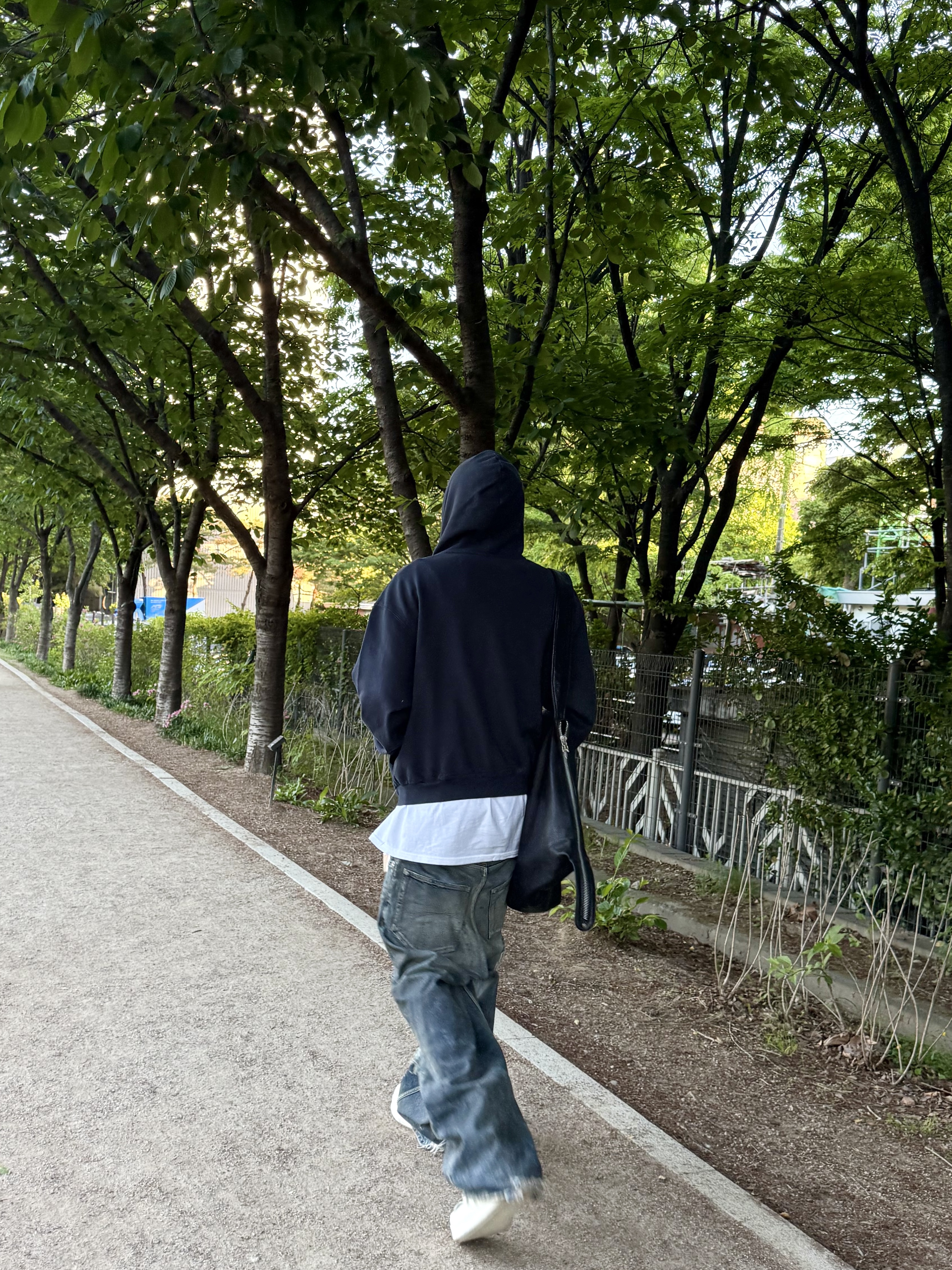 Rick Owens Mega Bumper Sneakers Black Milk, Balenciaga Baggy Pants Light Blue 착용 스타일 - 7