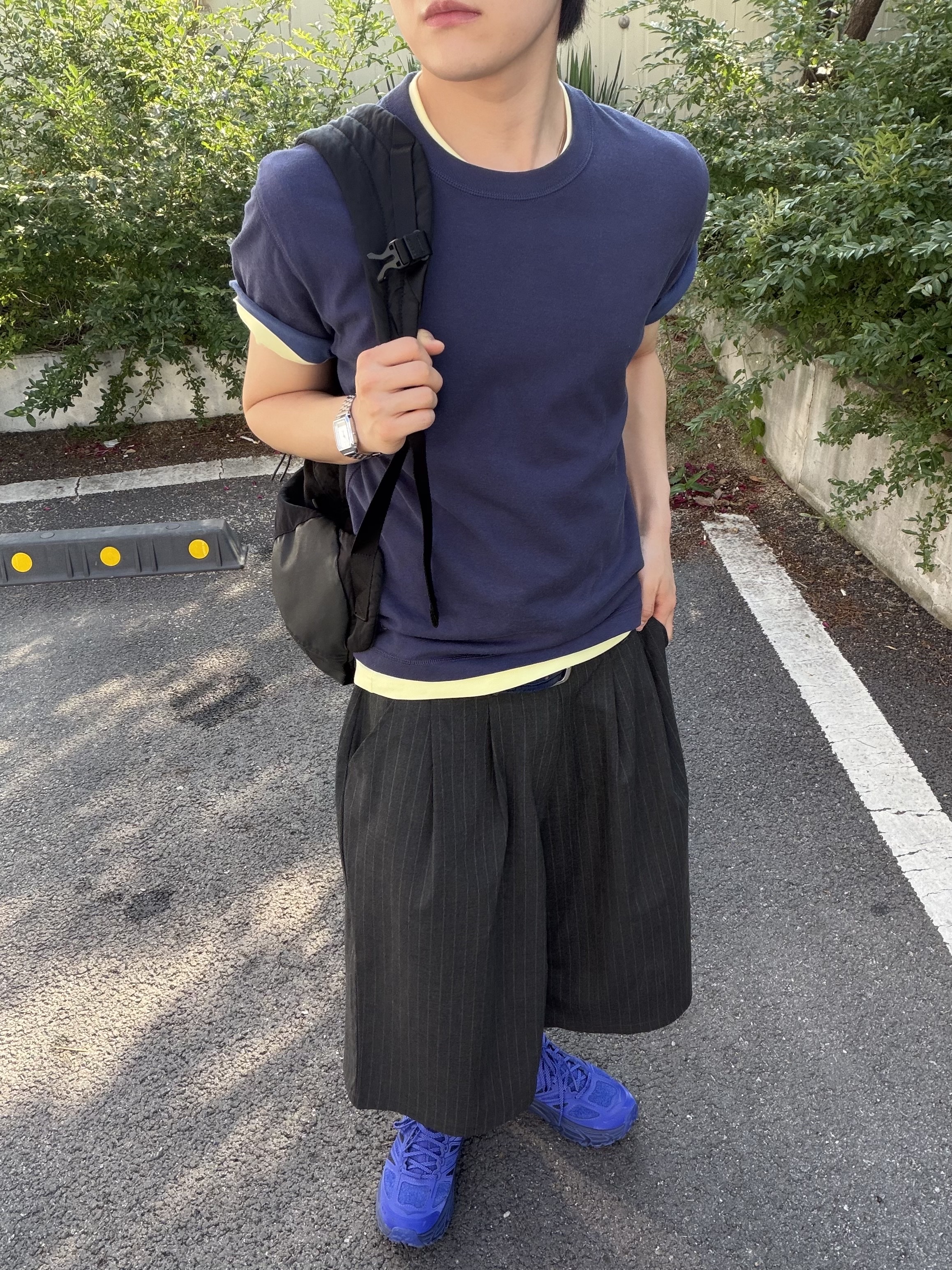 Uniqlo x JW Anderson Bi-Color T-Shirt Navy, C.P. Company Nylon B Rounded Backpack Black - 25FW 착용 스타일 - 2