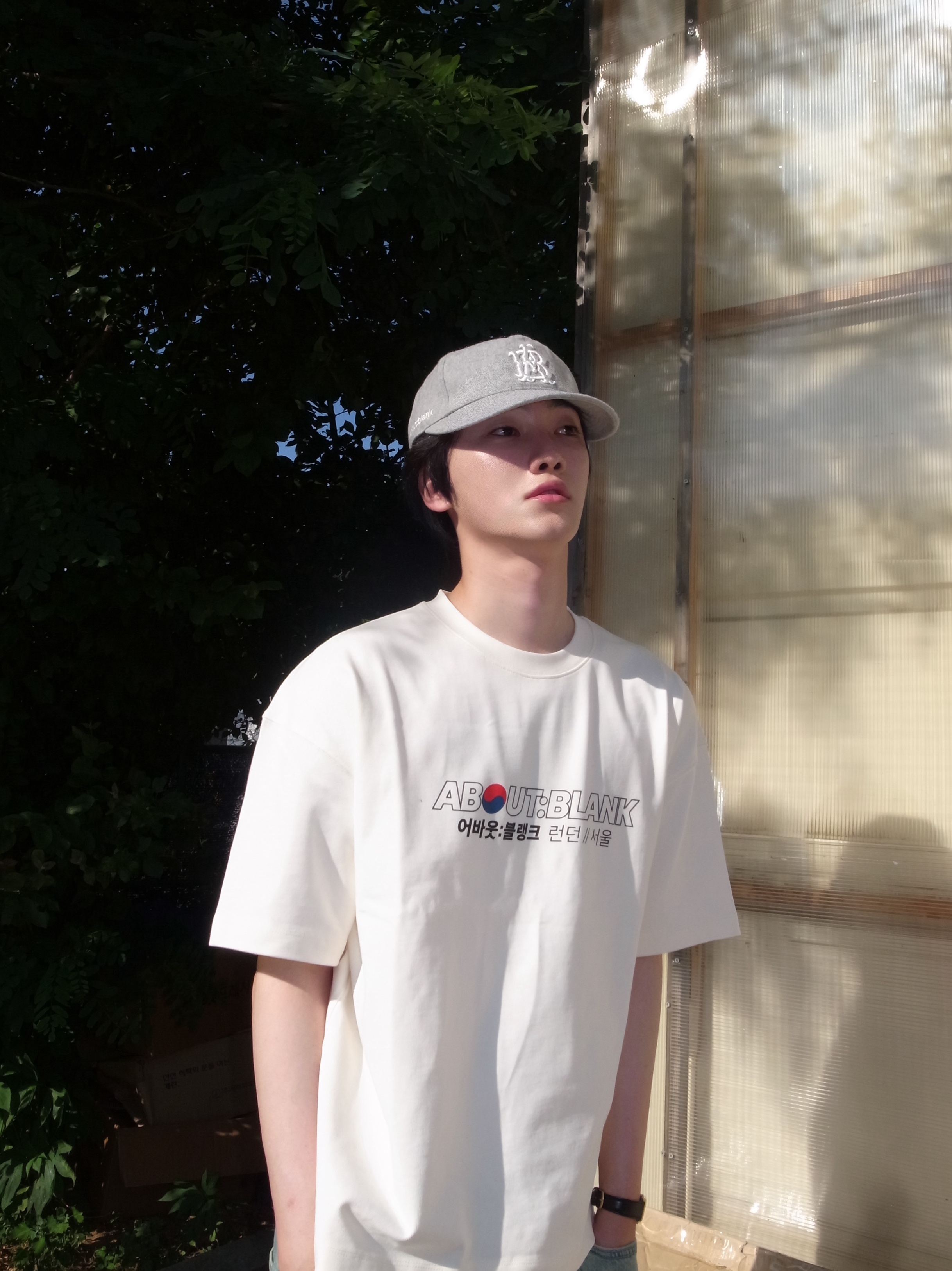 [KREAM 단독] About:Blank KREAM Exclusive T-Shirt Oat - 26FW, [KREAM 단독] About:Blank Monogram Cap Grey Ecru - 26SS 착용 스타일 - 2
