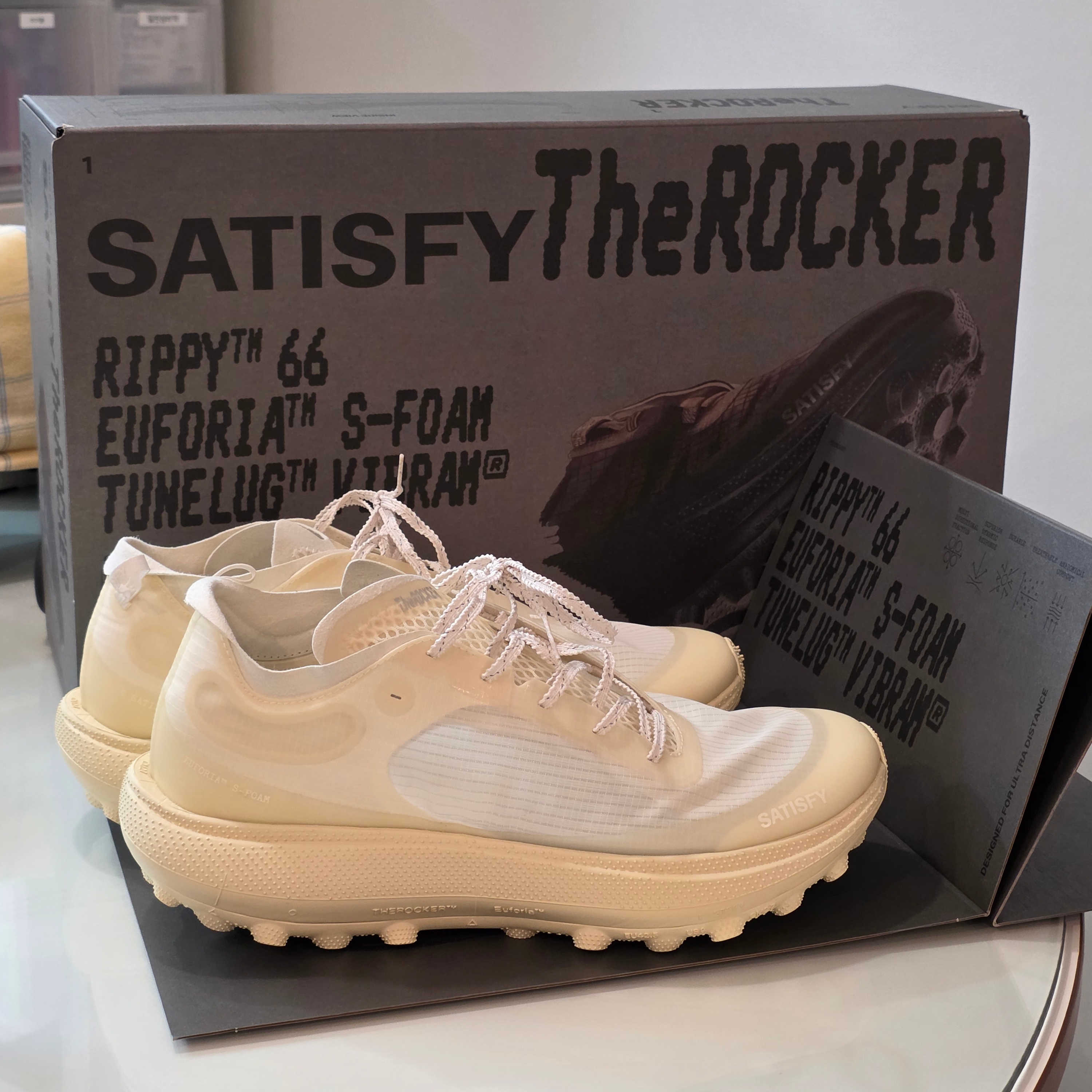 Satisfy The Rocker Antique White (Special Edition) 착용 스타일 - 4