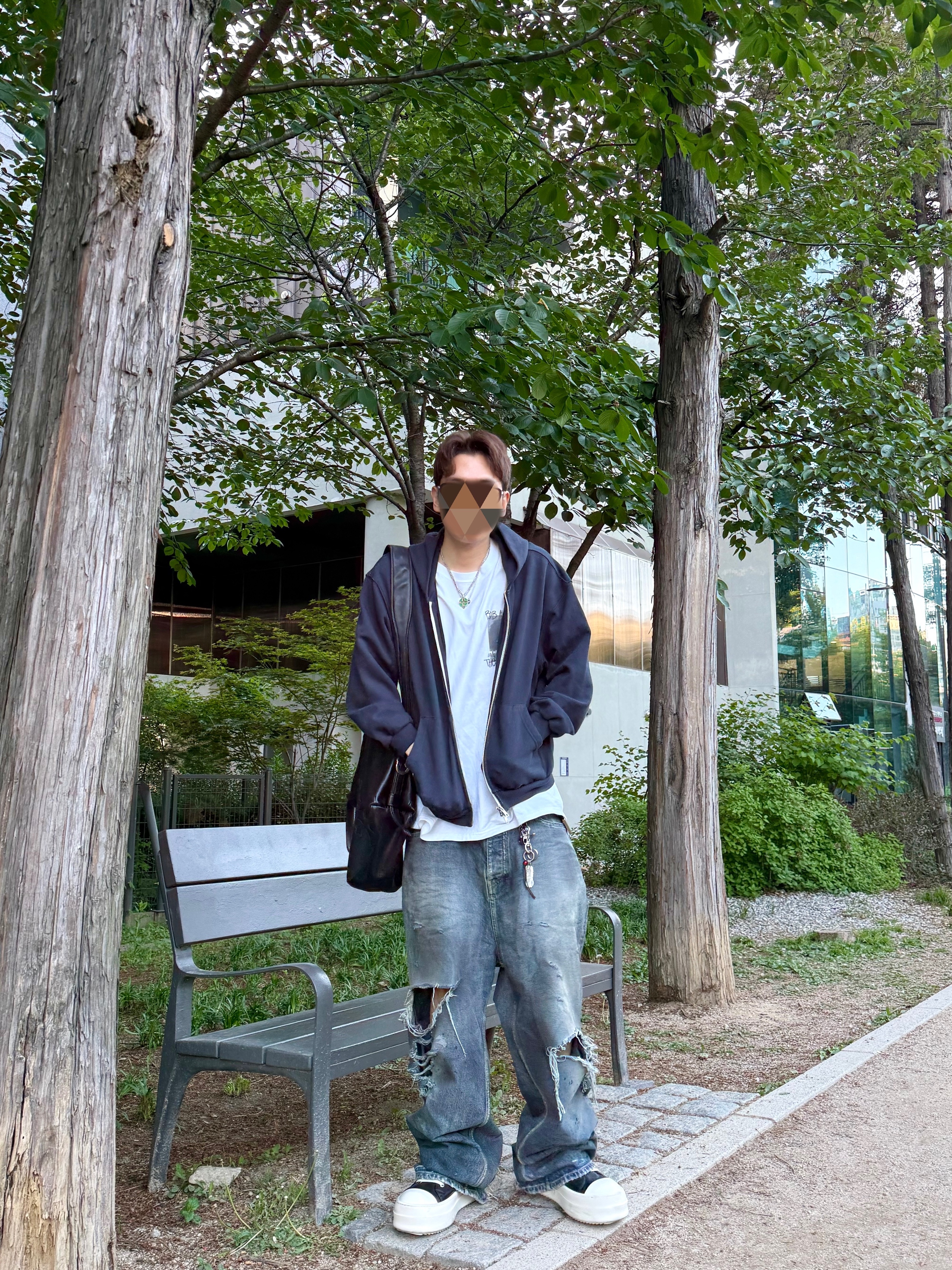 Rick Owens Mega Bumper Sneakers Black Milk, Balenciaga Baggy Pants Light Blue 착용 스타일 - 3