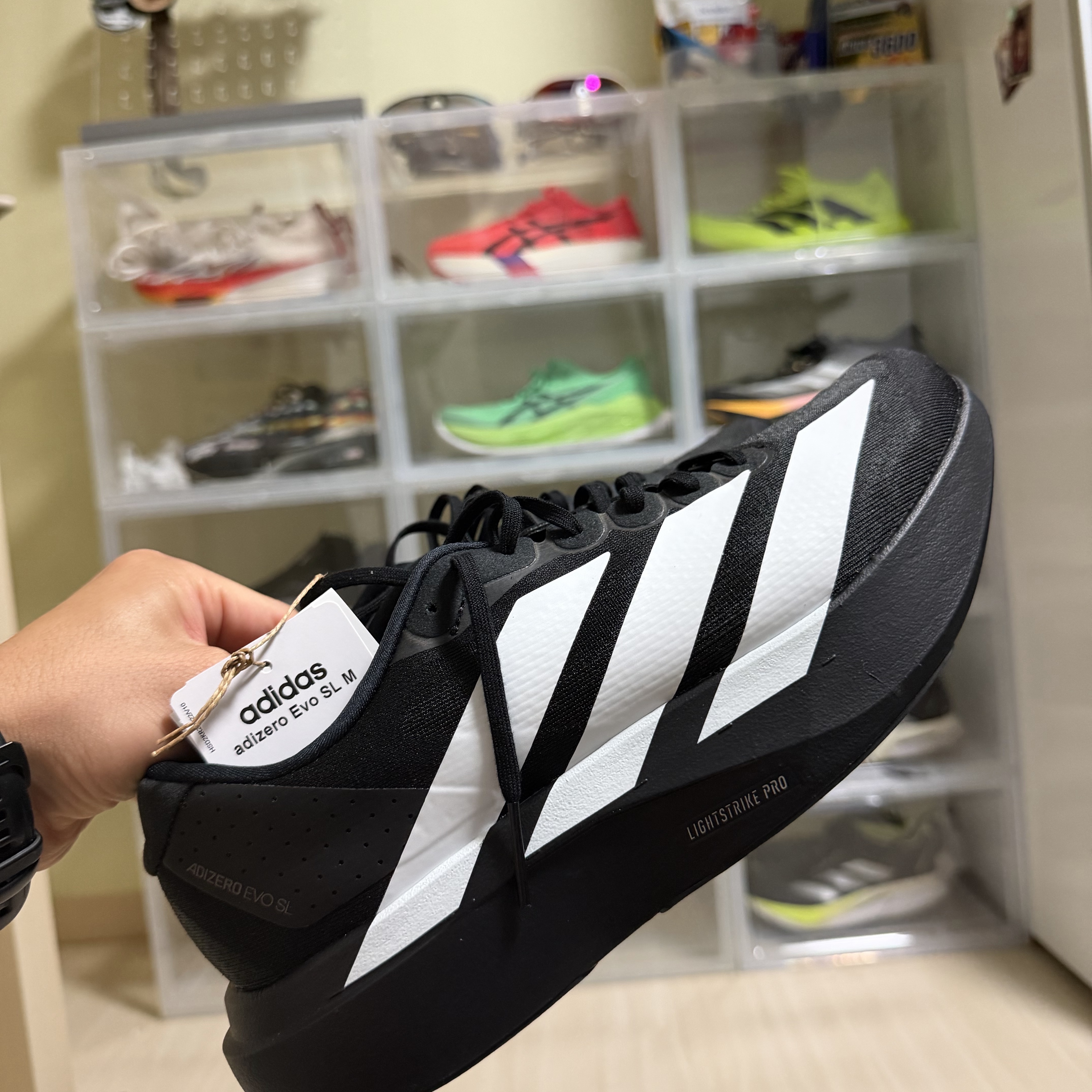 Adidas Adizero EVO SL Core Black Cloud White 착용 스타일 - 2
