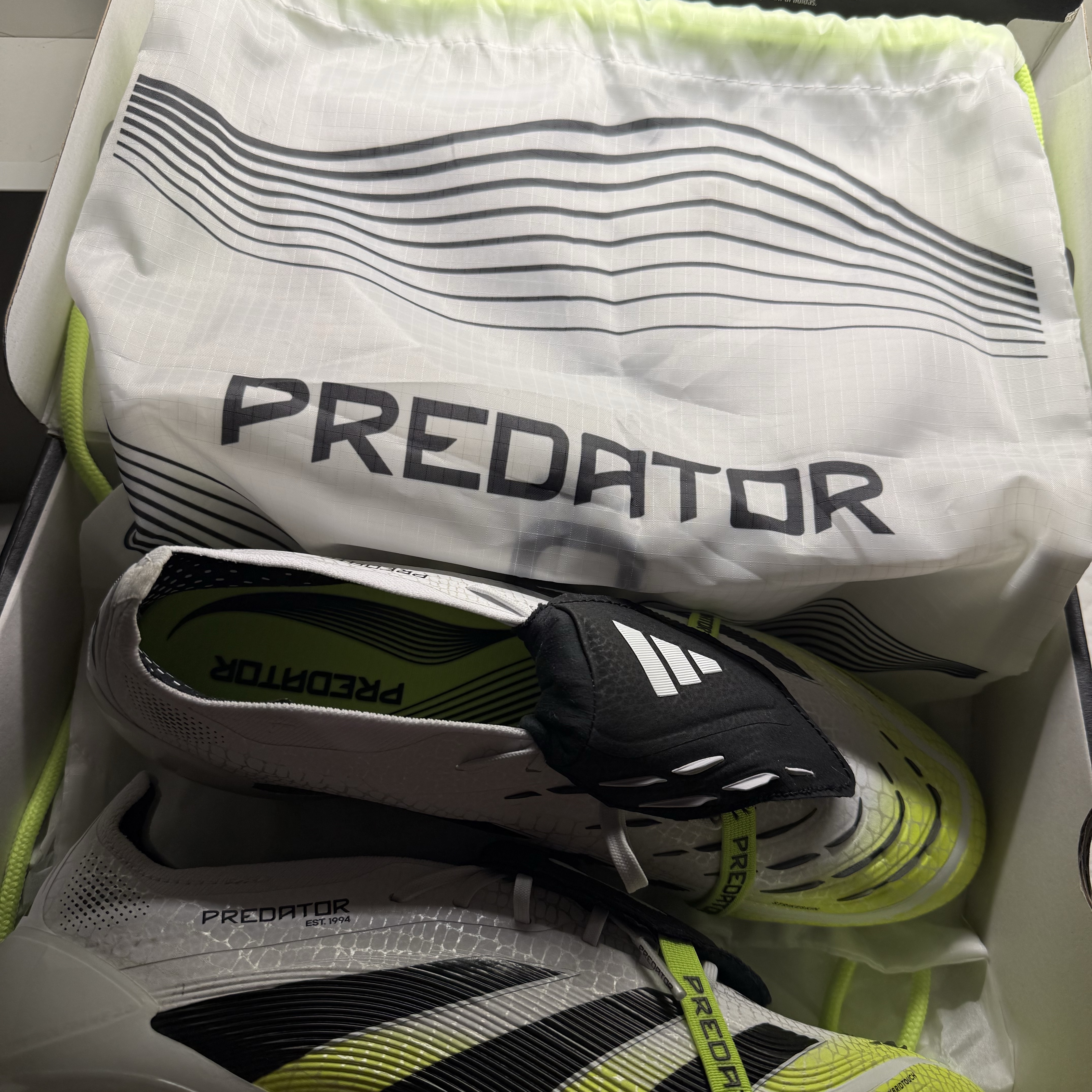 Adidas Predator Elite Foldover Tongue FG Cloud White Core Black 착용 스타일