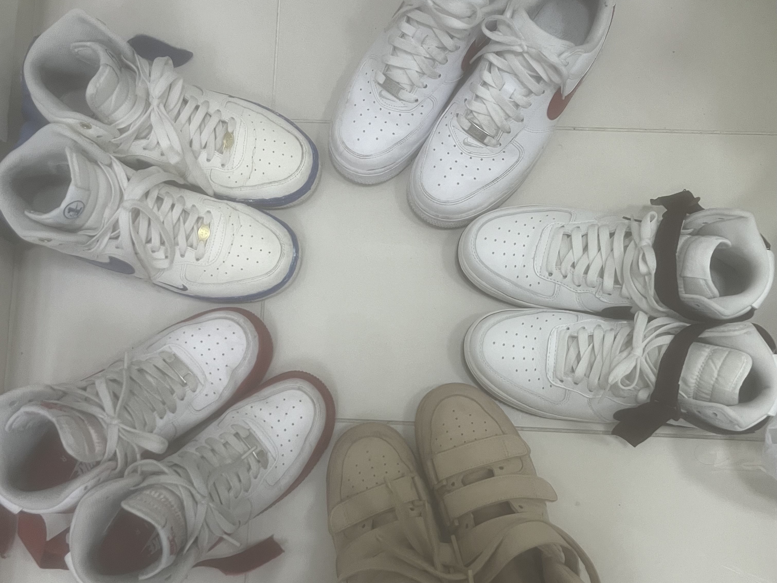 Nike Air Force 1 High Retro QS Summit White Chocolate, (W) Nike Air Force 1 High SE 40th Anniversary Join Forces Sail Blue Jay 착용 스타일 - 6