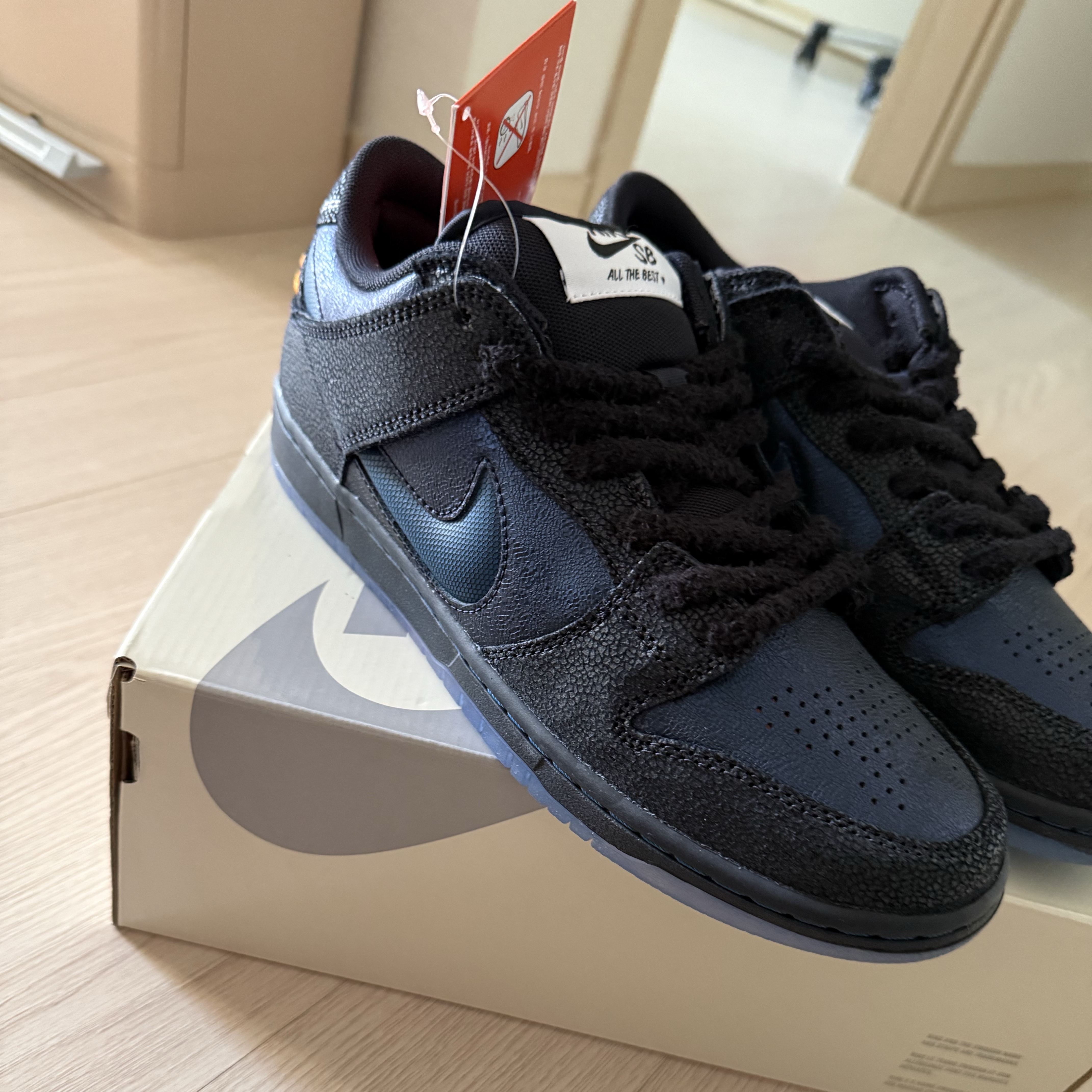 Nike x Bluetile SB Dunk Low Pro Pitch Blue and Black 착용 스타일