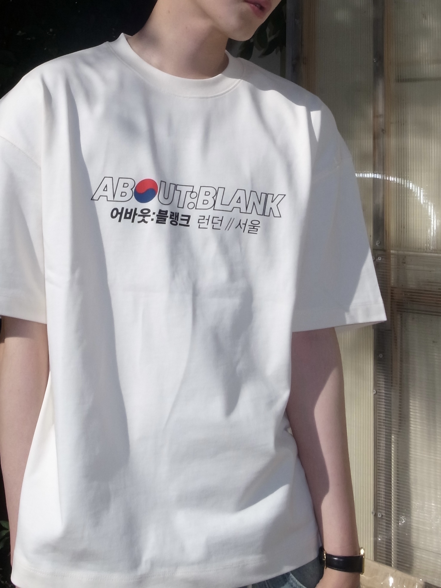 [KREAM 단독] About:Blank KREAM Exclusive T-Shirt Oat - 26FW, [KREAM 단독] About:Blank Monogram Cap Grey Ecru - 26SS 착용 스타일 - 3