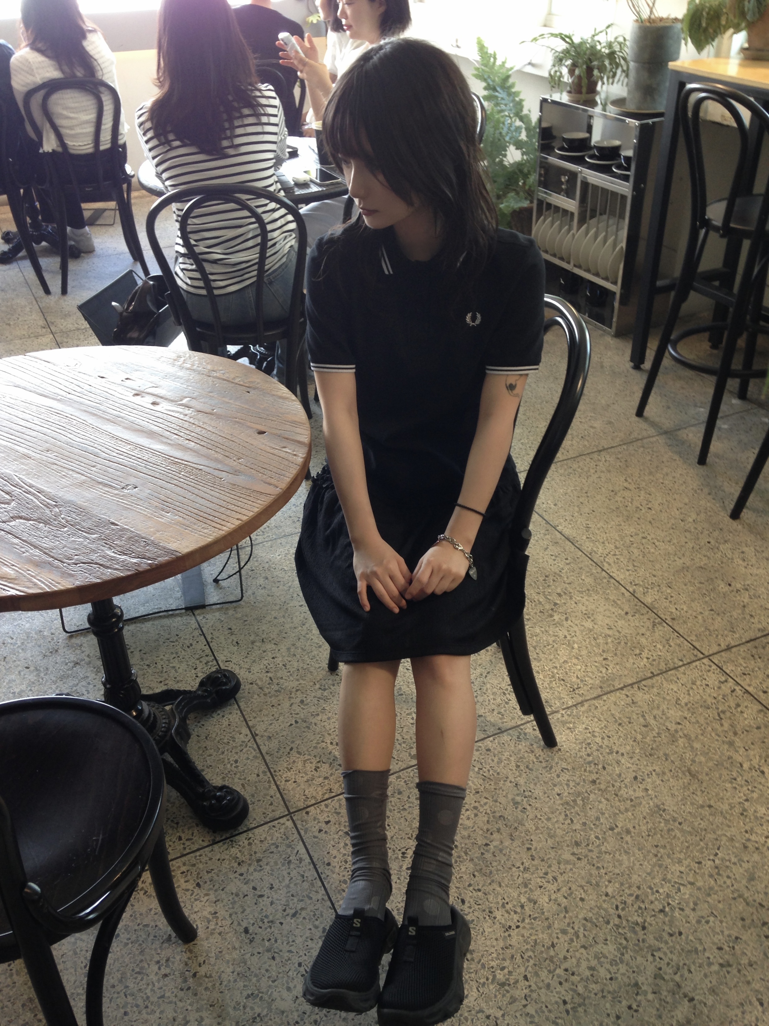 Salomon Rx Slide 3.0 Black, Fred Perry M3600 Twin Tipped Fred Perry Shirt Navy/White 착용 스타일