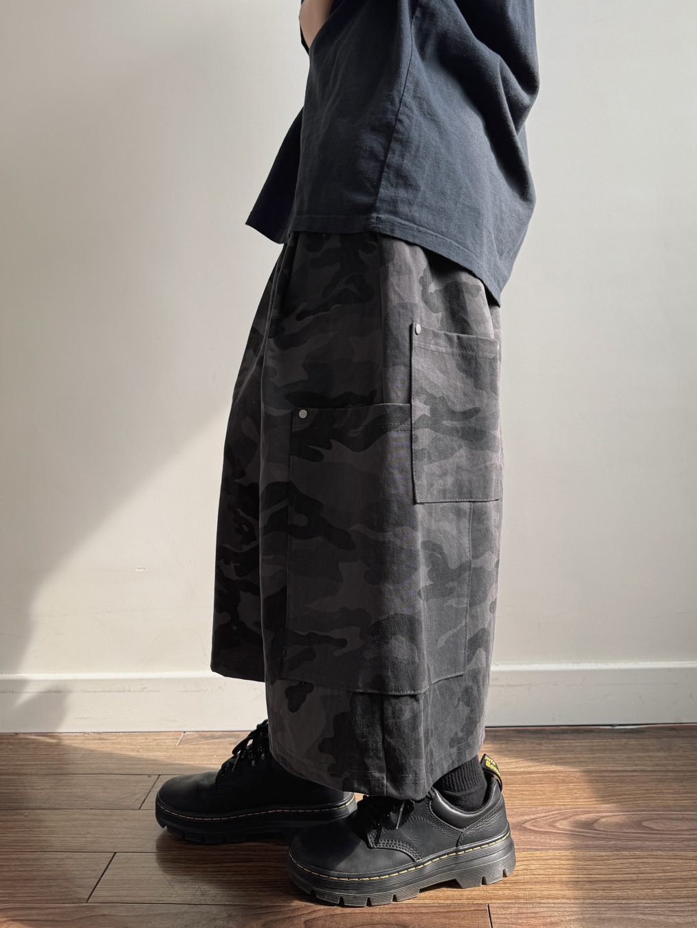 Dr. Martens Reeder Wyoming Leather Utility Shoes Black, Aoiro 6-Panel Bone A/N Cap Black 착용 스타일 - 8