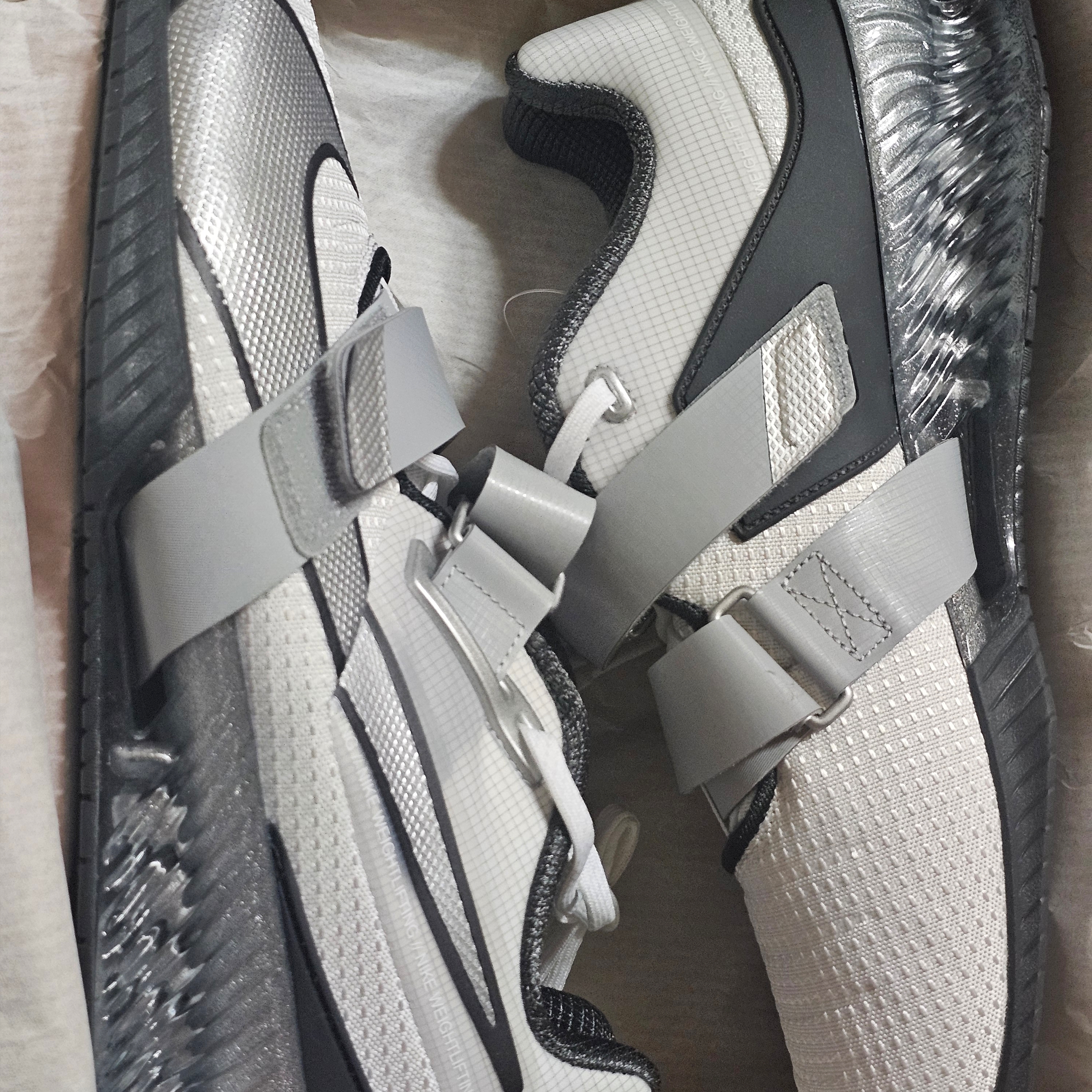 Nike Romaleos 4 SE White Anthracite 착용 스타일 - 2