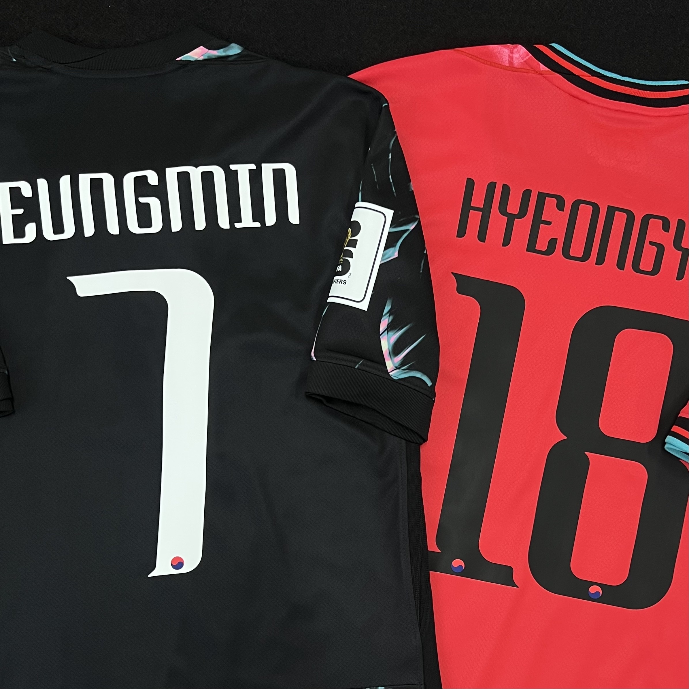 Nike Korea 2023/24 Dri-Fit Stadium Away Replica Jersey Black Pink Glow - Asia (Non Marking Ver.), Nike Korea 2023/24 Dri-Fit Stadium Home Replica Jersey Black Global Red - Asia (Non Marking Ver.) 착용 스타일