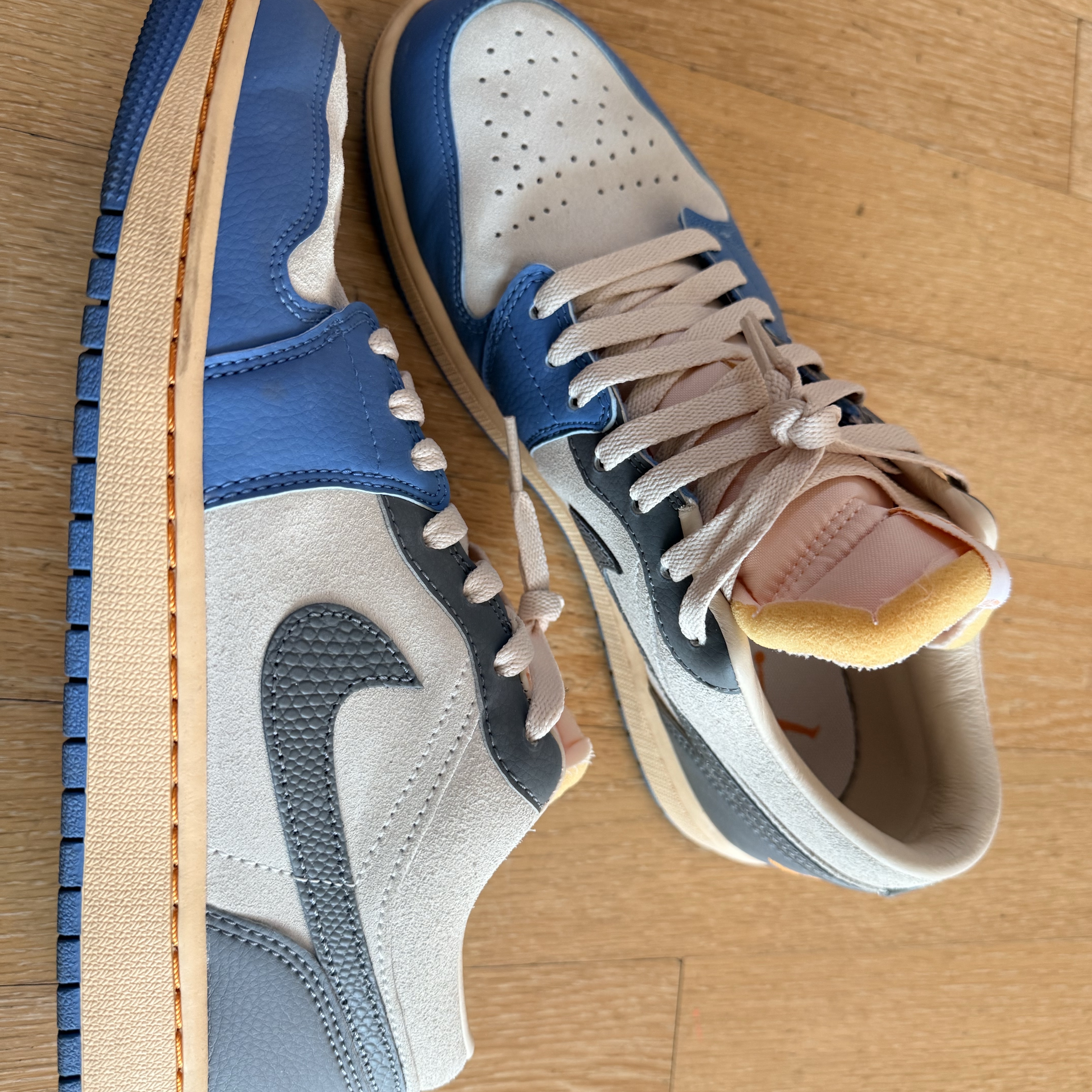Jordan 1 Low SE Tokyo 96 착용 스타일 - 2