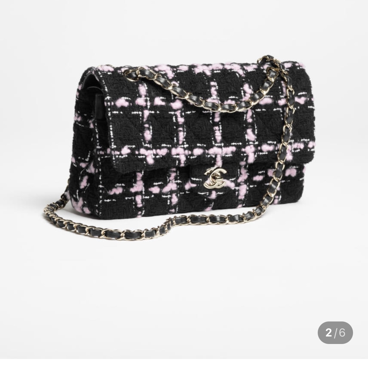 Chanel Small Flap Bag Wool Tweed Gold Metal & Black White 착용 스타일 - 3