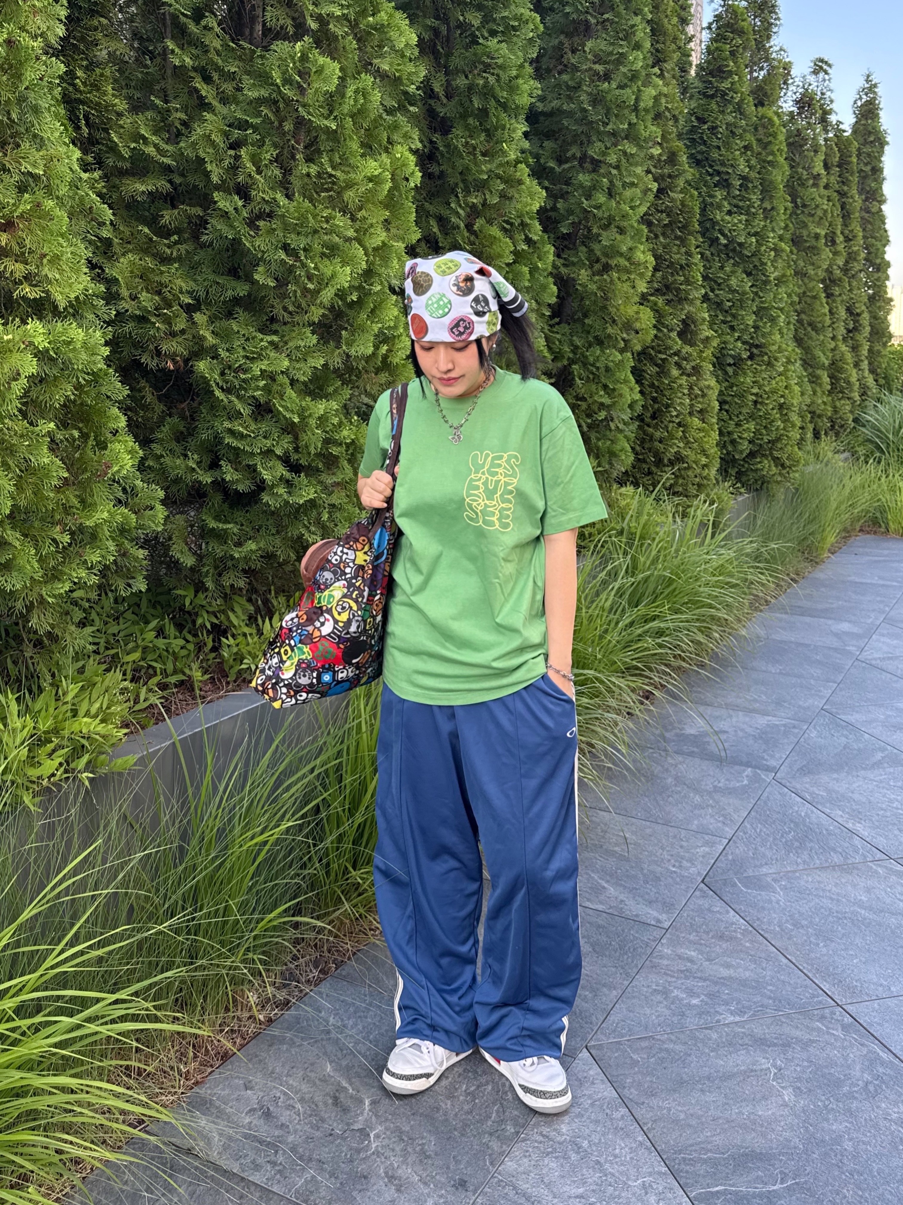 Jordan 3 Retro Fire Red 2022, Starbucks x BAPE Baby Milo Foldable Bag 착용 스타일