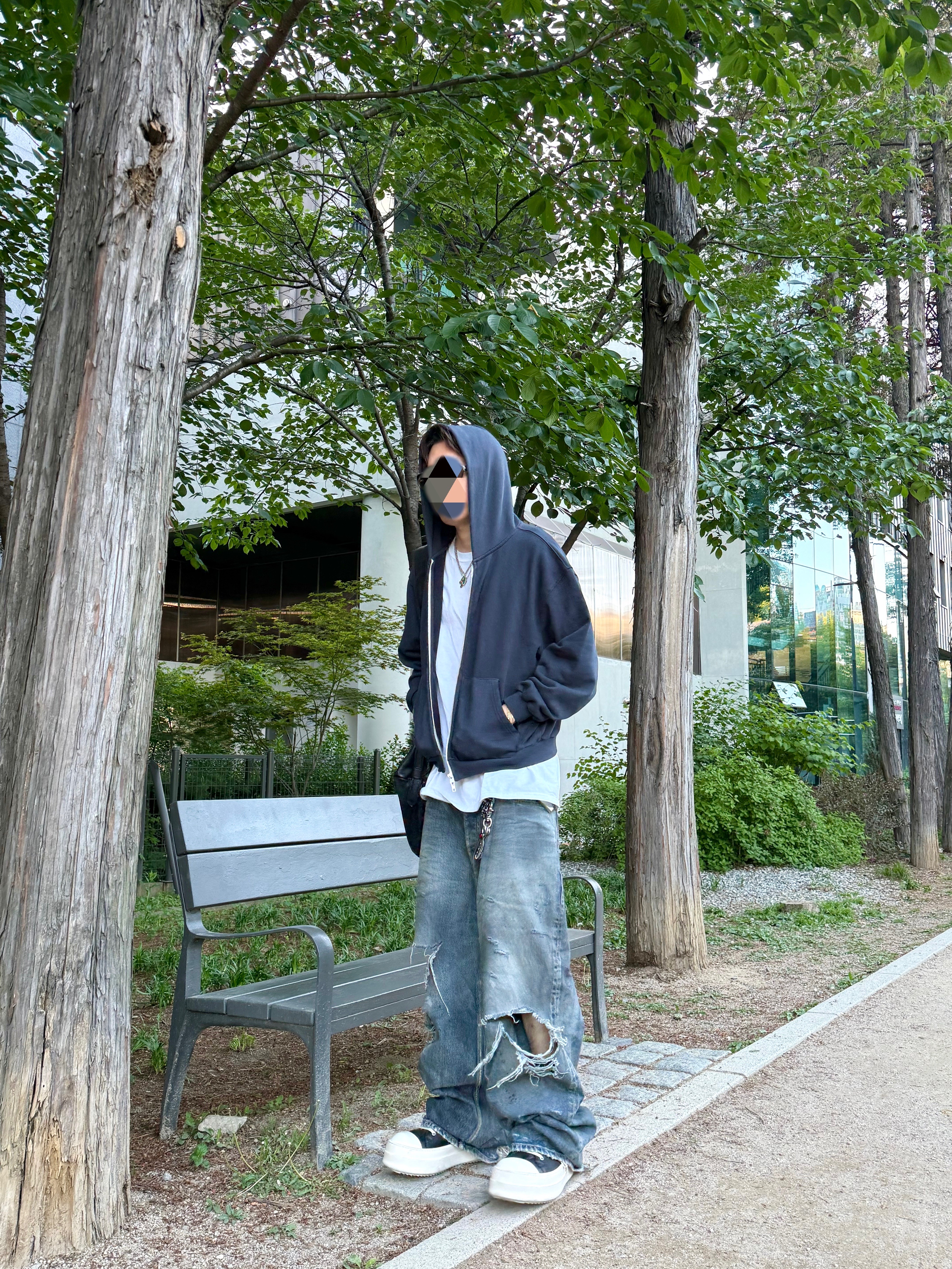 Rick Owens Mega Bumper Sneakers Black Milk, Balenciaga Baggy Pants Light Blue 착용 스타일 - 2
