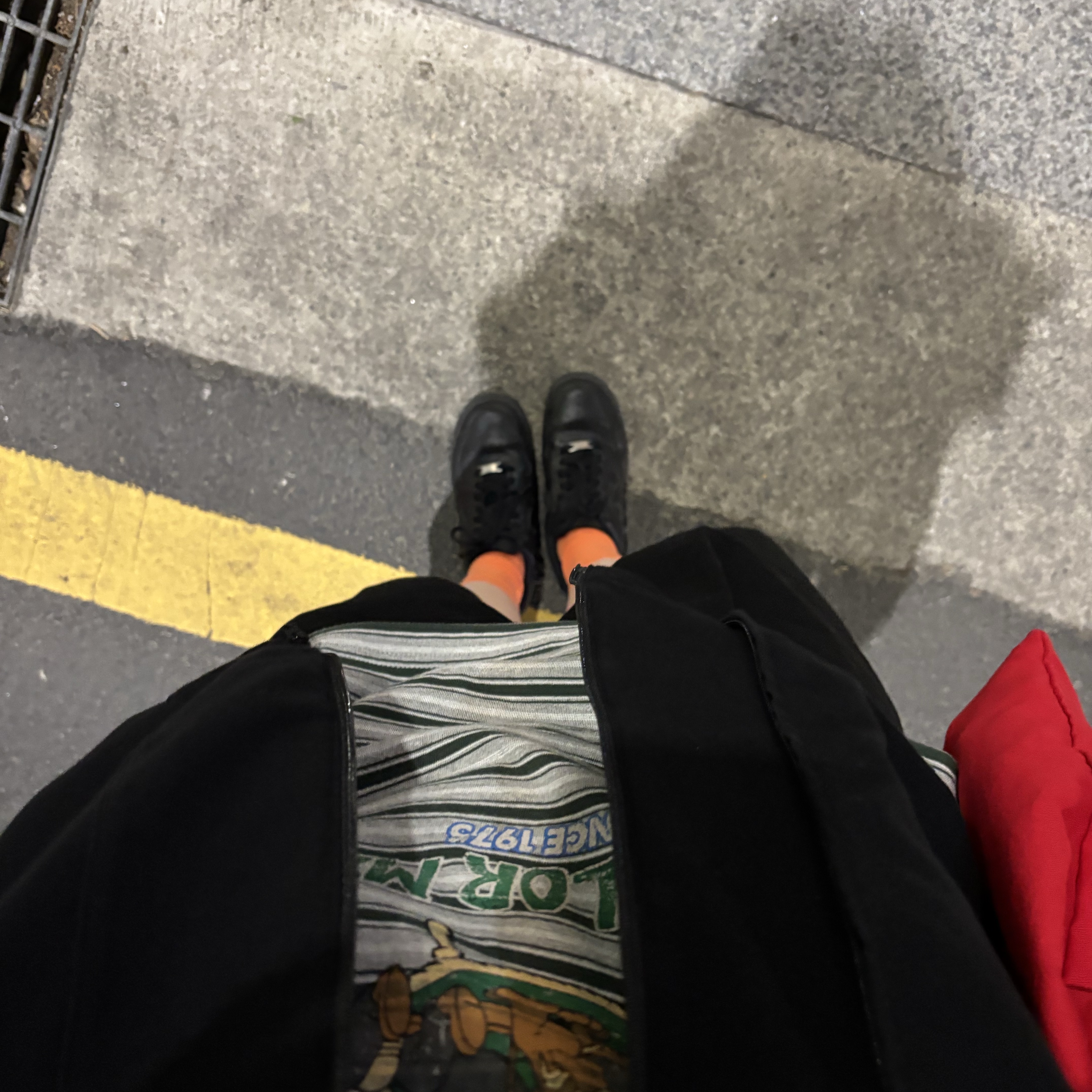 Sansan Gear 2Way Cotton Jacket Black, Berlin Photobook Distribution 002 Bag Red 착용 스타일