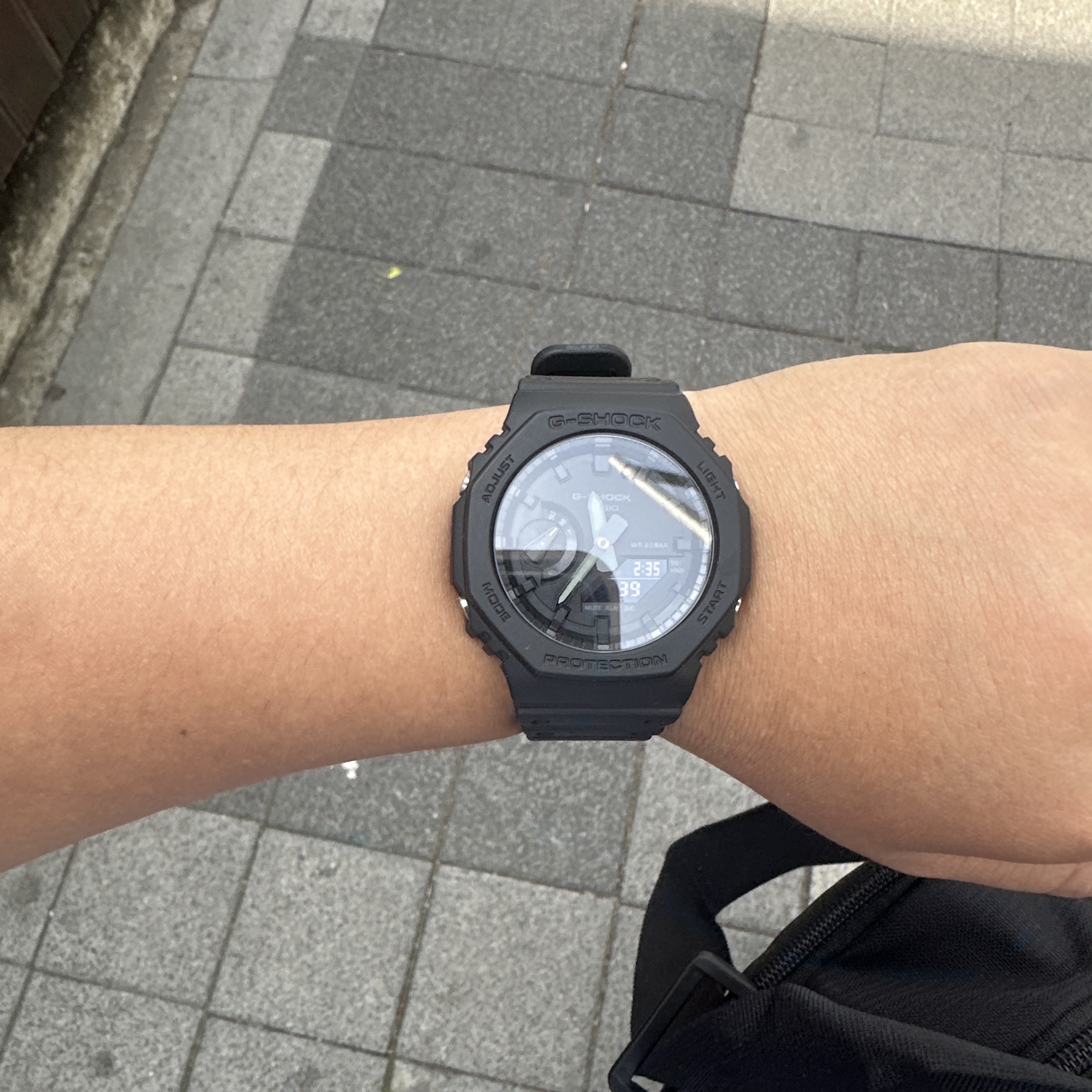 Casio G-Shock GA-2100-1A1, Adidas Adizero EVO SL Core Black Cloud White 착용 스타일 - 1