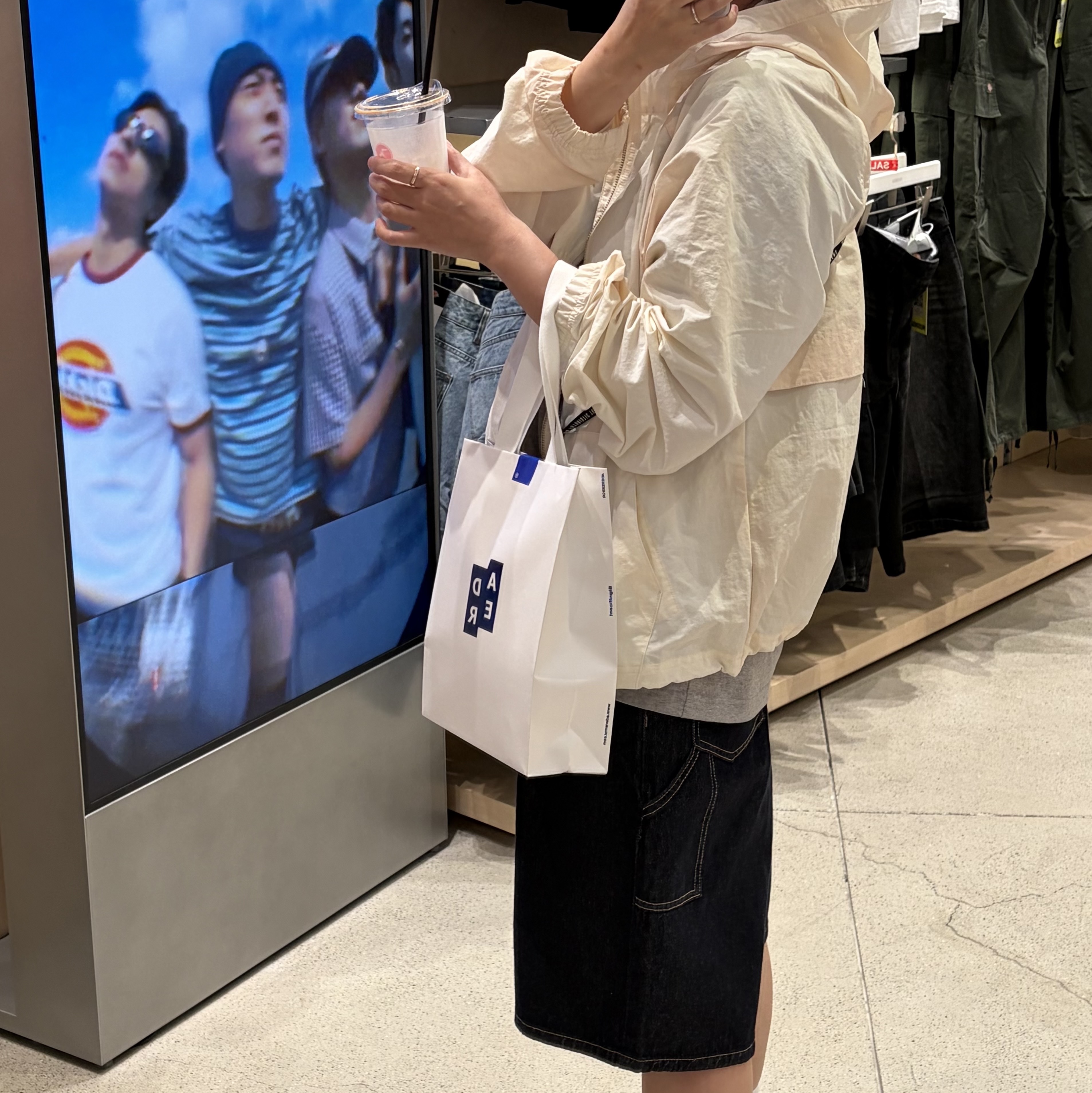 Stussy Wave Dye Beach Shell Jacket Bone 착용 스타일