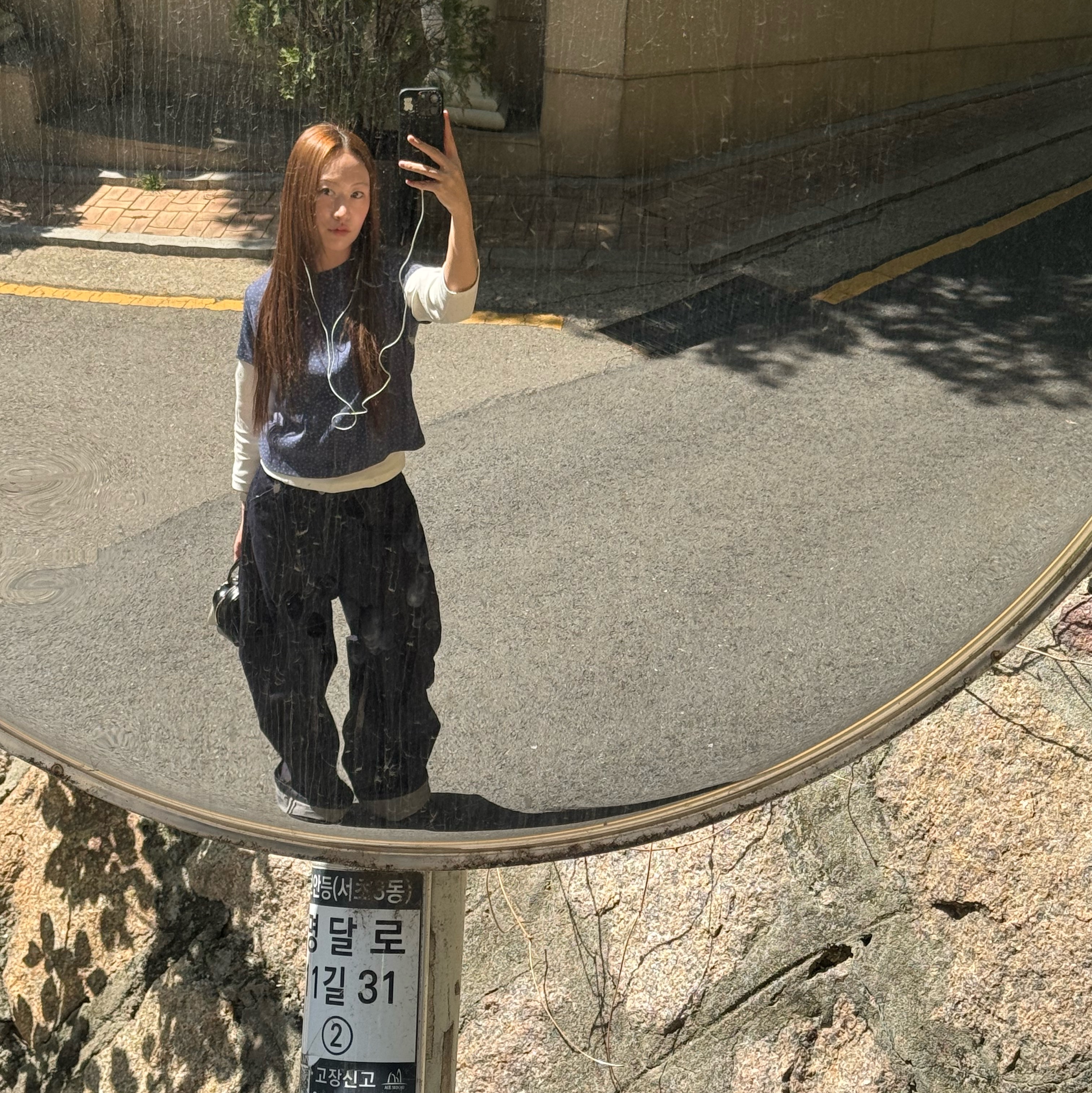 GBH APPAREL 90S Top / Blue Star, GBH APPAREL Bessette Slim Top / White 착용 스타일 - 3