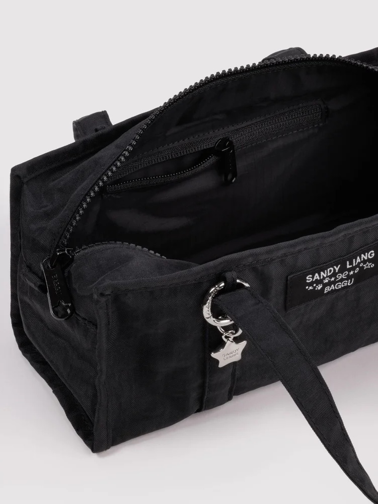 Sandy Liang x Baggu Mini Nylon Market Bag Black 착용 스타일 - 3