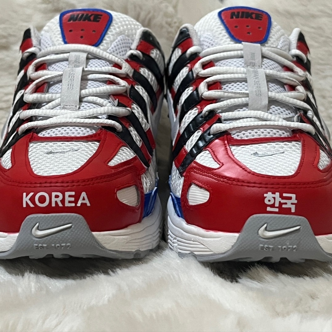 (W) Nike P-6000 Metallic Summit White 착용 스타일 - 1