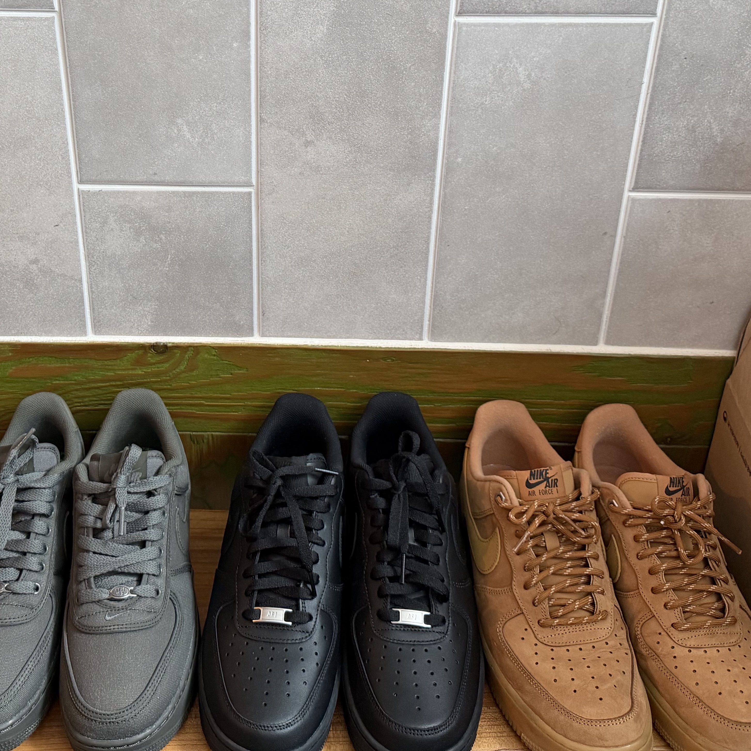 Nike Air Force 1 '07 Low Triple Black, Nike x Tune Air Force 1 CVS Twilight Marsh 착용 스타일
