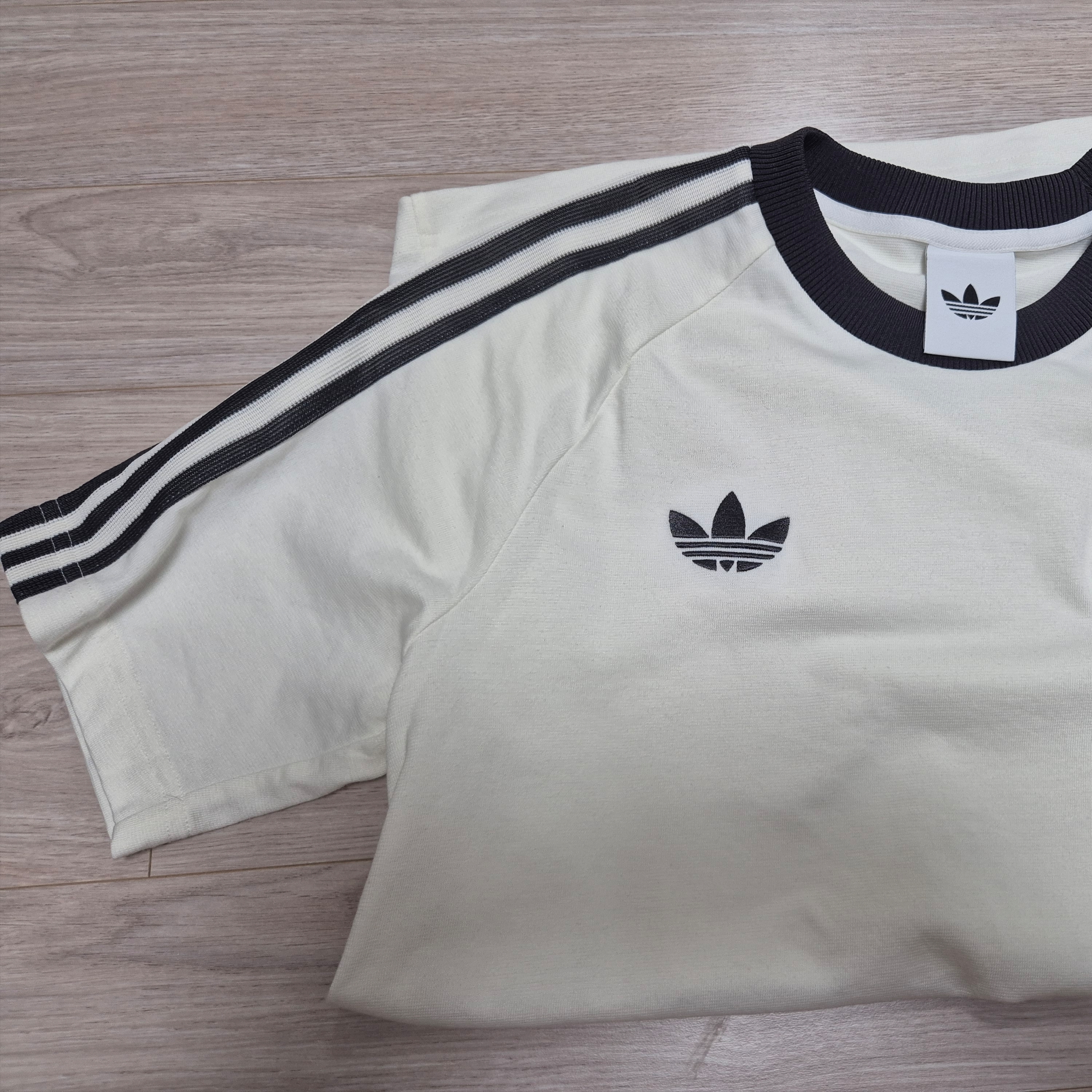 Adidas German Adicolor Classic 3-Stripes T-Shirt Off White - KR Sizing, Adidas Germany Originals T-Shirt Off White - KR Sizing (Non Marking Ver.) 착용 스타일 - 1