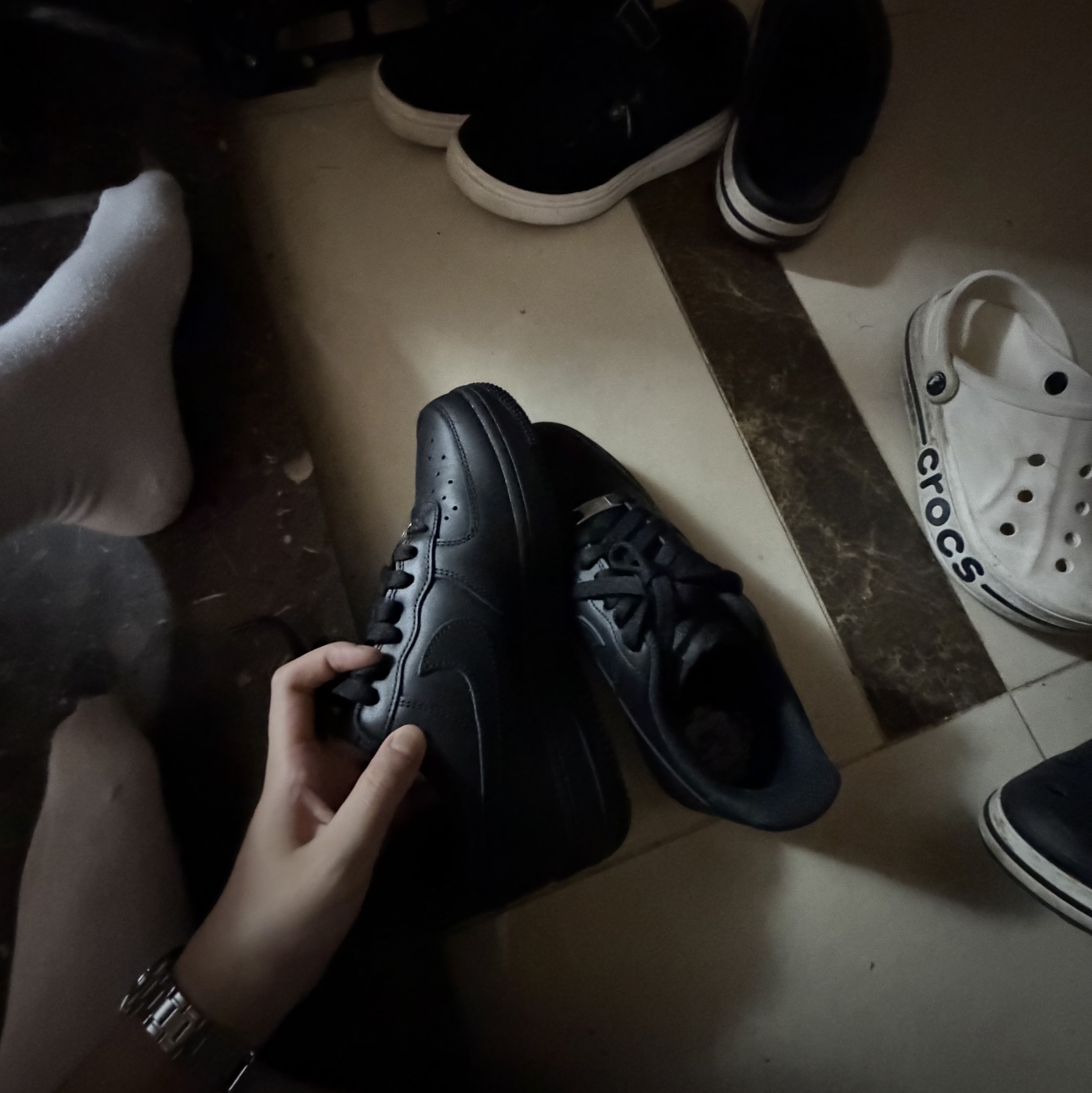 (W) Nike Air Force 1 '07 Low Triple Black 착용 스타일