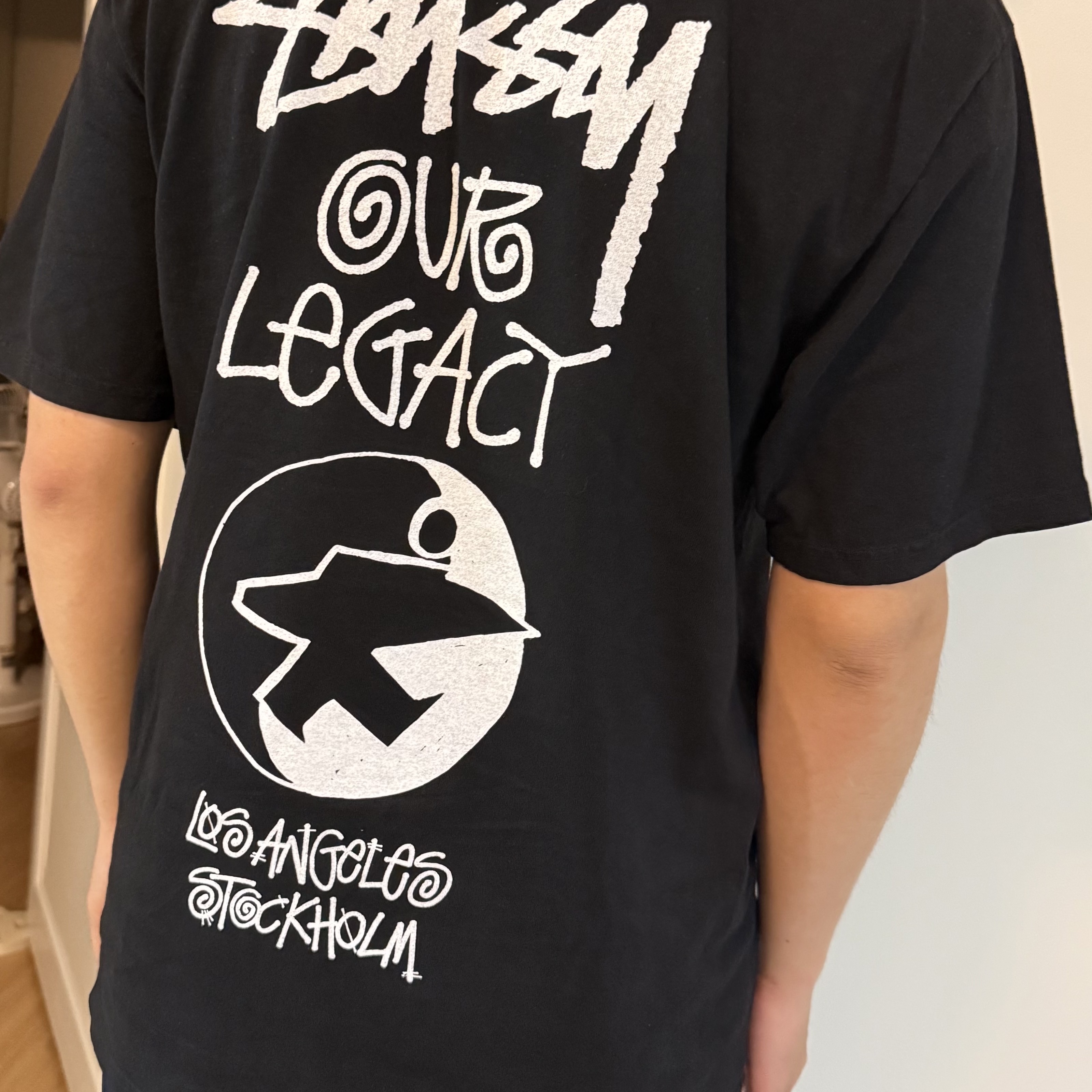 Stussy x Our Legacy Surfman Pigment Dyed T-Shirt Black 착용 스타일 - 2