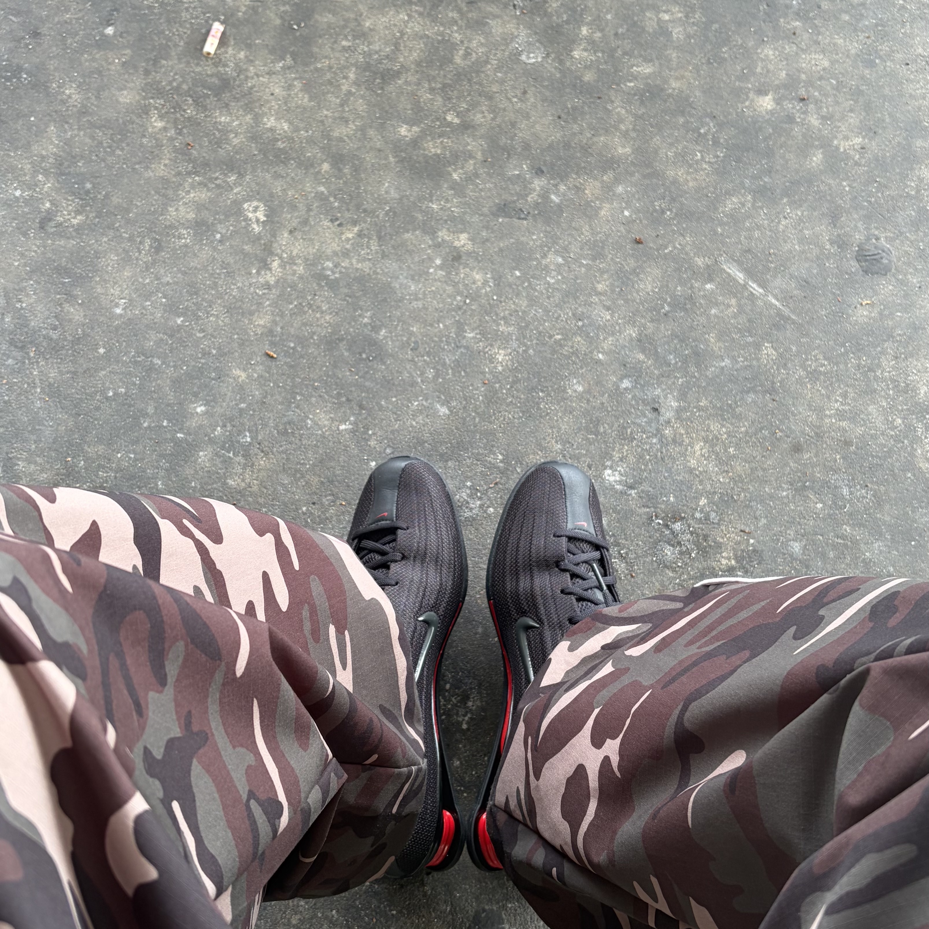 (W) Nike Shox Z Black University Red 착용 스타일