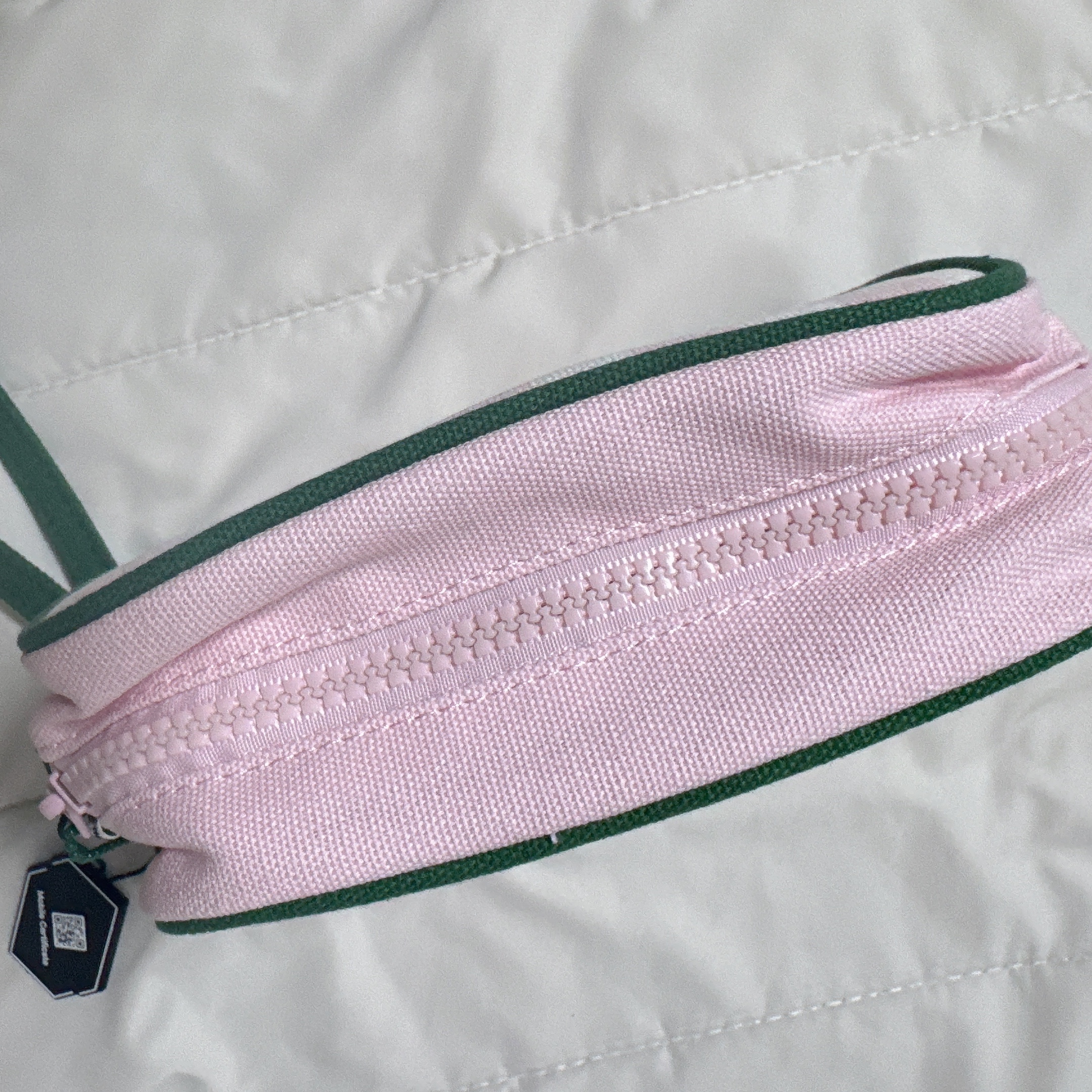 Starbucks Positive Multi Pouch Pink 착용 스타일 - 3