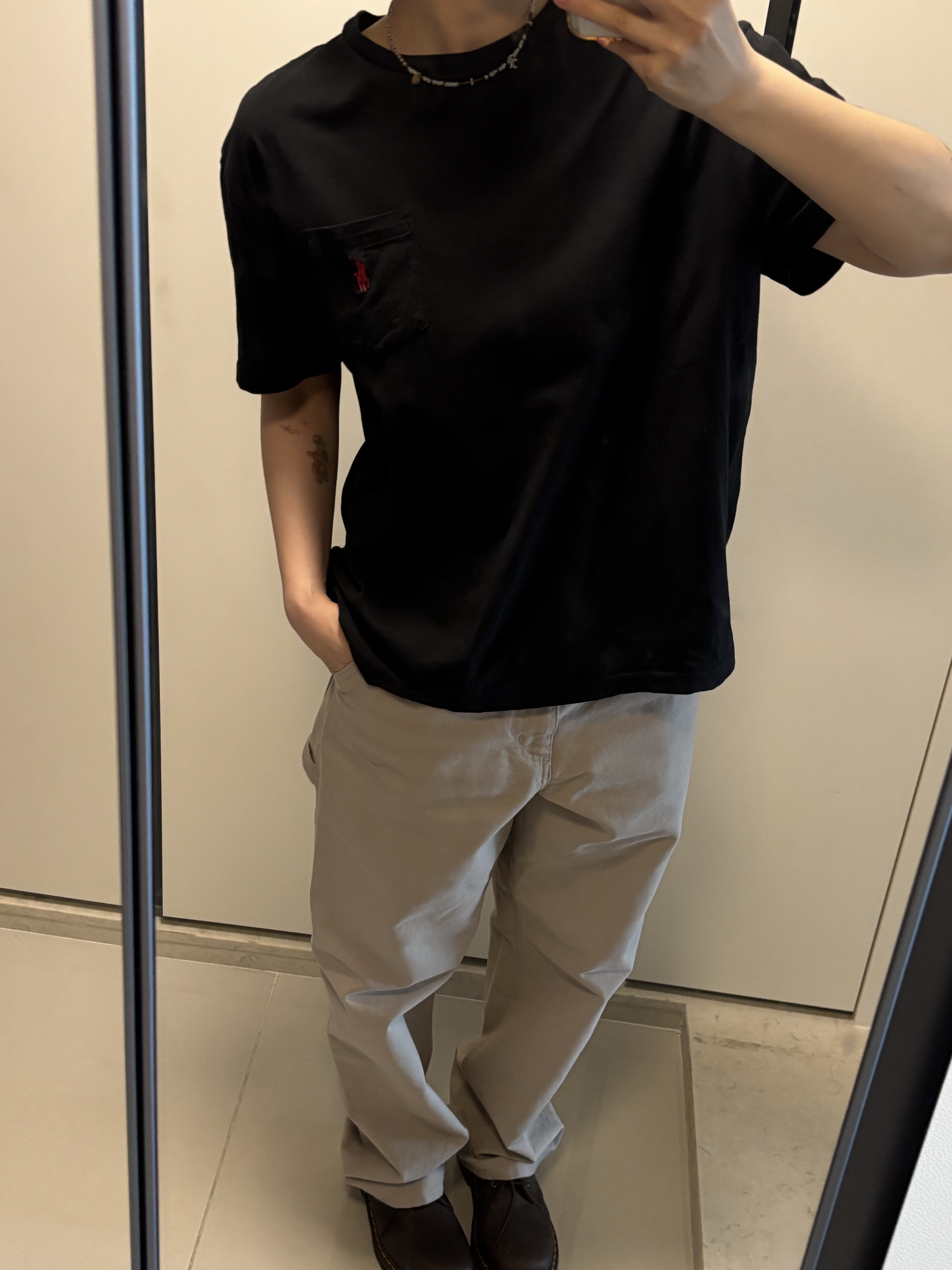 Carhartt WIP Single Knee Pants Dusky Beige, [10%적립] Polo Ralph Lauren Classic Fit Jersey Crewneck T-Shirt RL Black - 26SS 착용 스타일 - 2