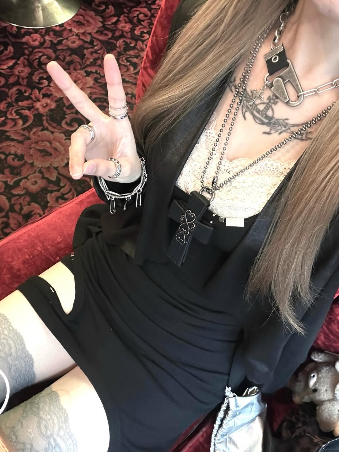 Bonnae Asymmetric Dress Ivory, Bonnae Asymmetric Dress Black 착용 스타일