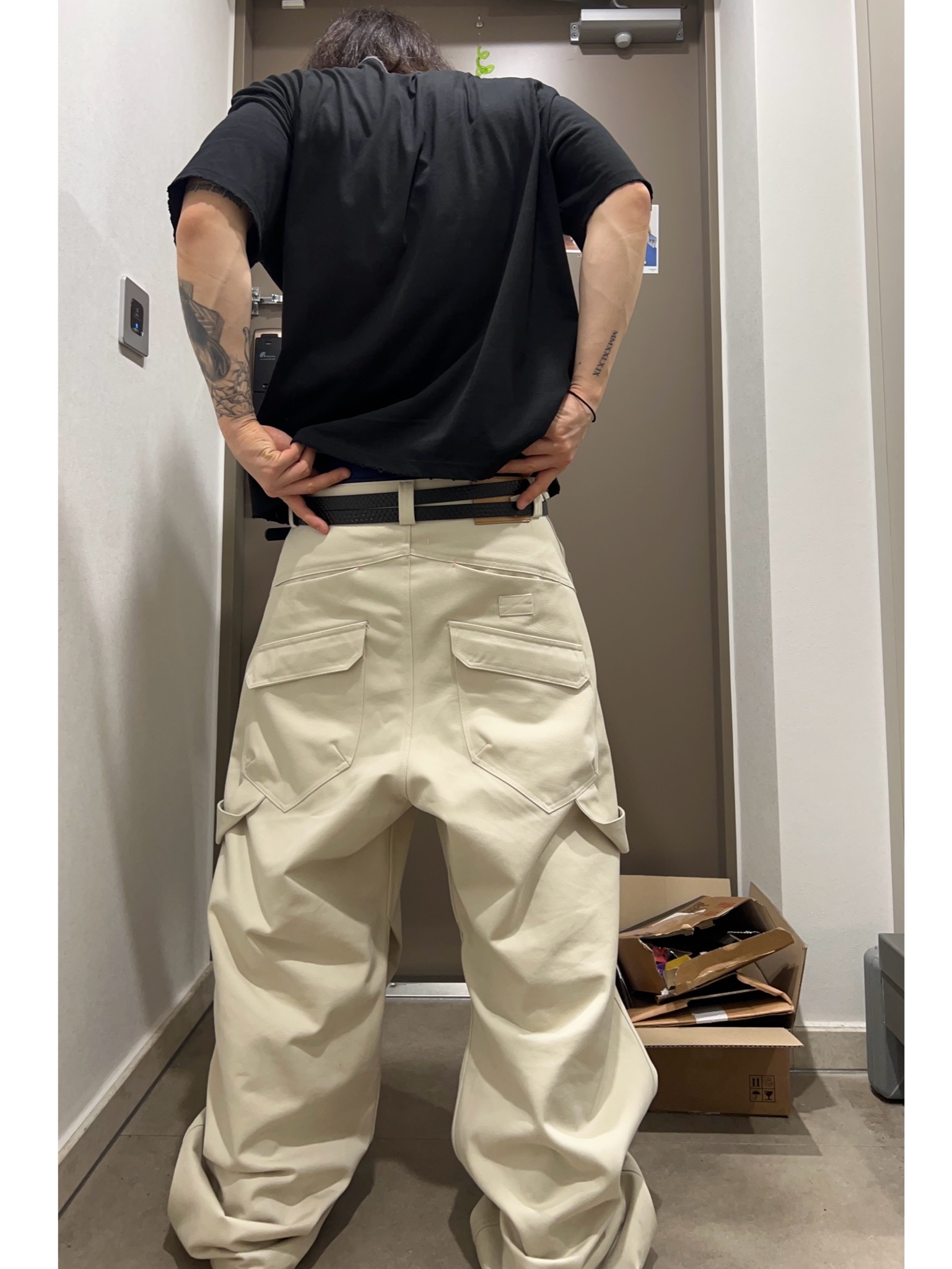 Epr. Layer Double Strap Belt, Kamien 247 All day Baggy Pants Light Beige 착용 스타일 - 3
