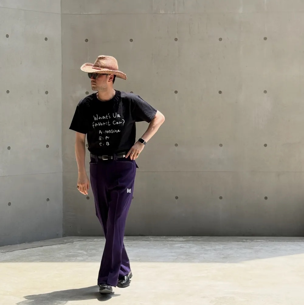 GILDAN x Vintage Collection Favorit Car T-Shirt Black 착용 스타일 - 1
