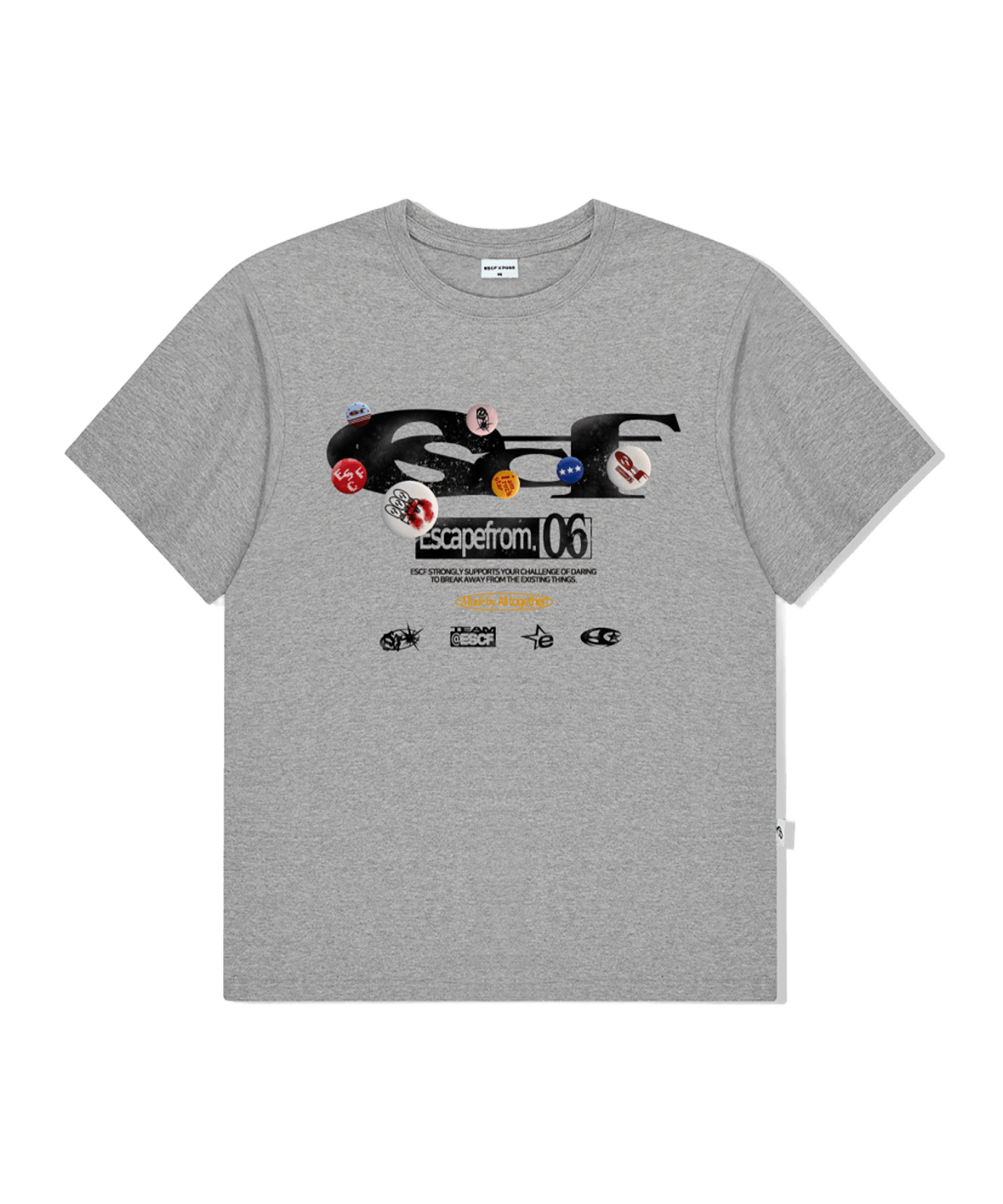 이스케이프프롬 핀 버튼 ESCF 로고 콜라주 프린트 오버핏 반팔티 그레이(Escapefrom Pin Button ESCF Logo Collage Print Oversized T-Shirt Gray)