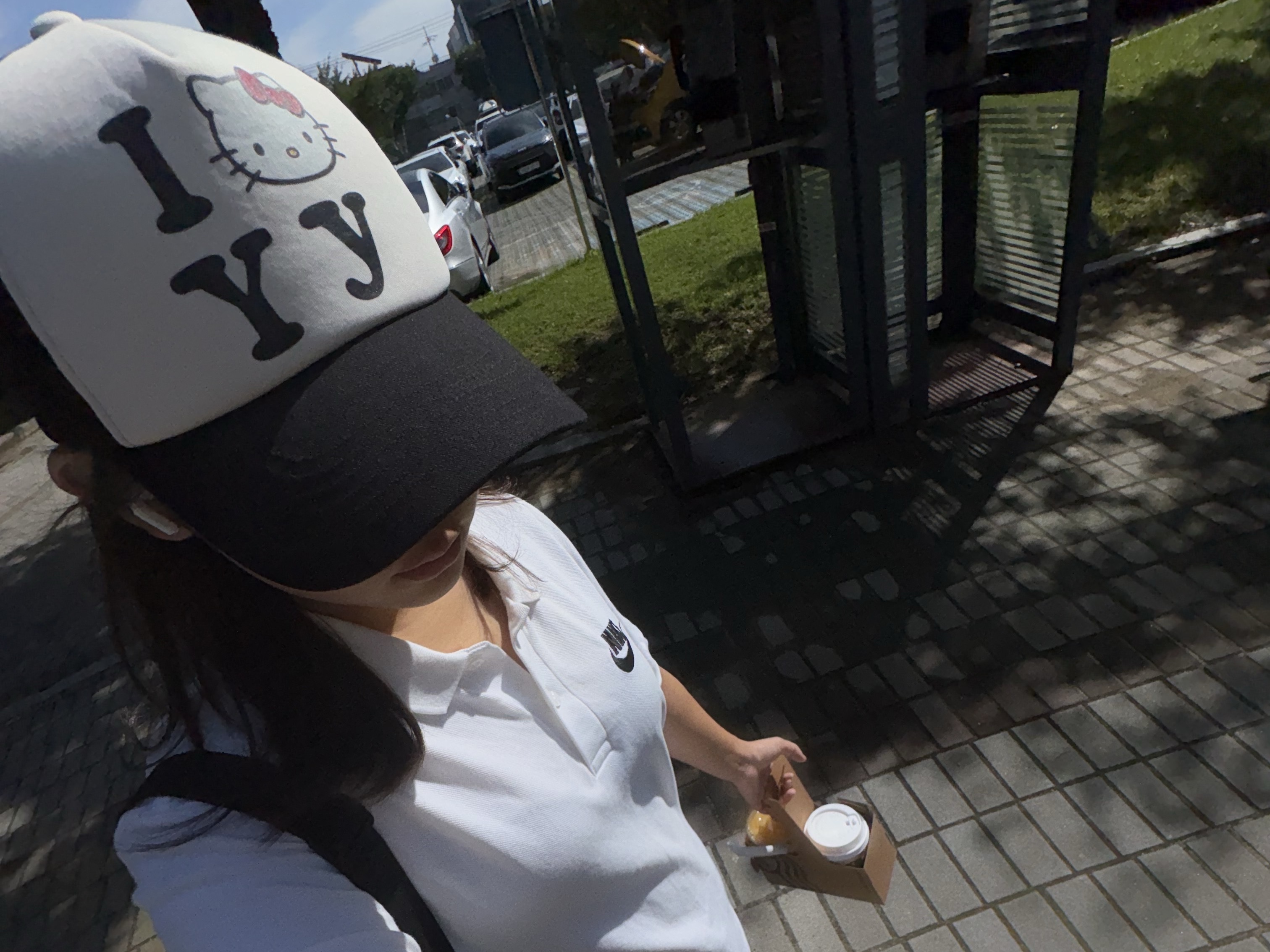 Starbucks x BAPE Baby Milo Keychain, Starbucks x BAPE Baby Milo Keychain 착용 스타일 - 2